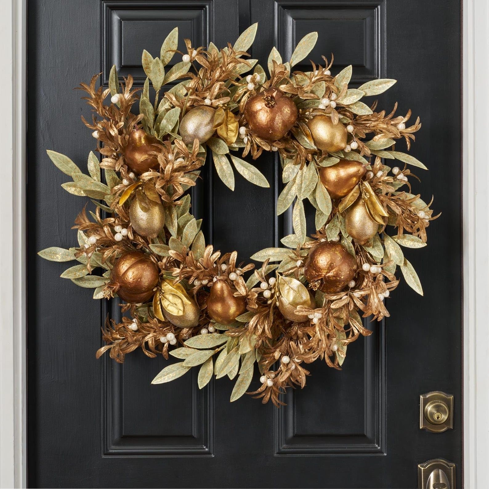 Corona navideña de muérdago Perlado con Hojas de Laurel Doradas. Lujosa y Festiva. Ideal para decoración del hogar y Fiestas.