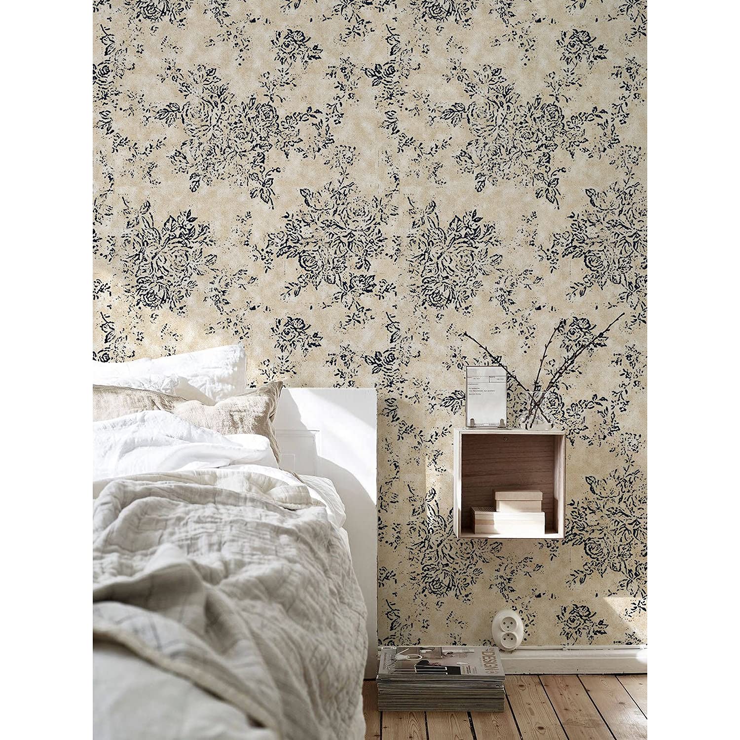Papier peint intissé pour masquer imperfections mur et meuble design floral beige
