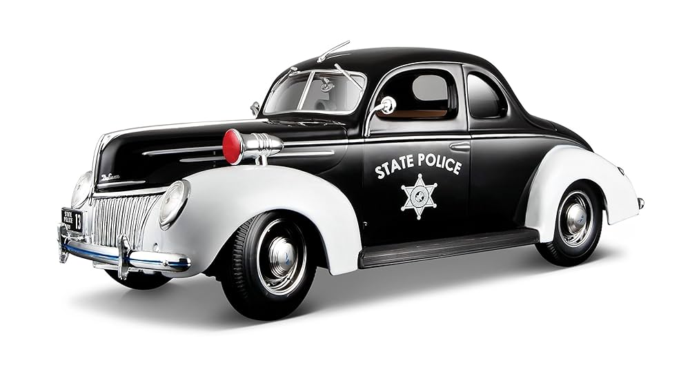 Maisto 1939 Ford Deluxe State Police Car Special Edition 1:18