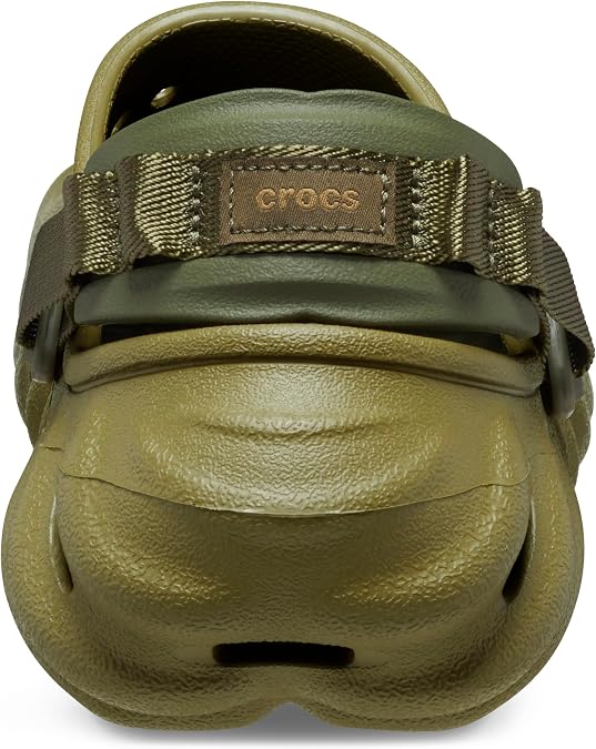 Crocs Unisex-Adult Echo Clogs, Aloe, 8 Women/6 Men