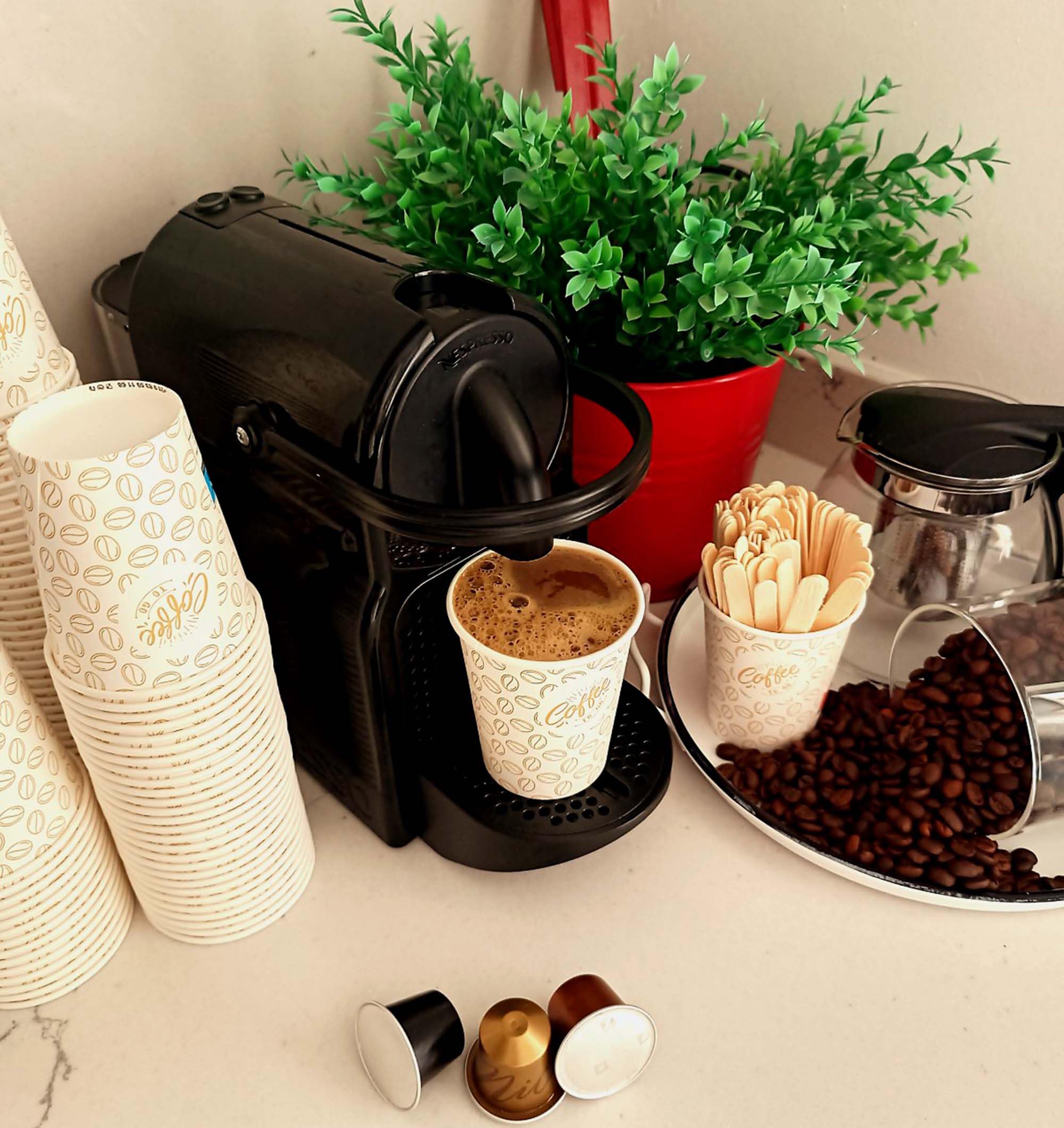 Caramont, 7 Oz 2000 kartonowych kubków, jednorazowe, odporne na ciepło, do zimnego i gorącego napoju z wysokiej jakości kartonu, idealne do kawy, herbaty, urodzin itp. (2000)