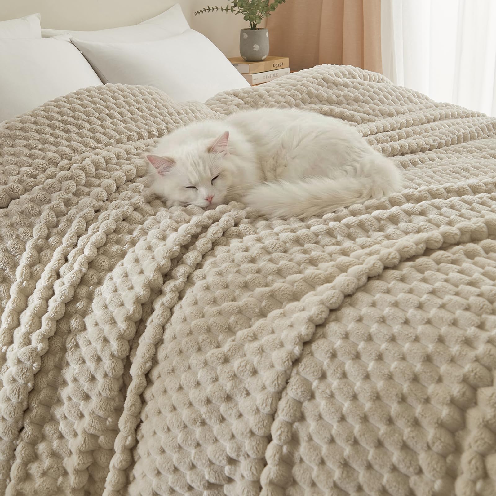 PHF Ultra Soft Flannel Fleece Blanket King Size, Lightweight 3D Jacquard Fleece Blanket, No Shedding, No Pilling, Luxury 340GSM Aesthetic Fluffy Cozy for Bed Room Decor, 108"x90", Oak