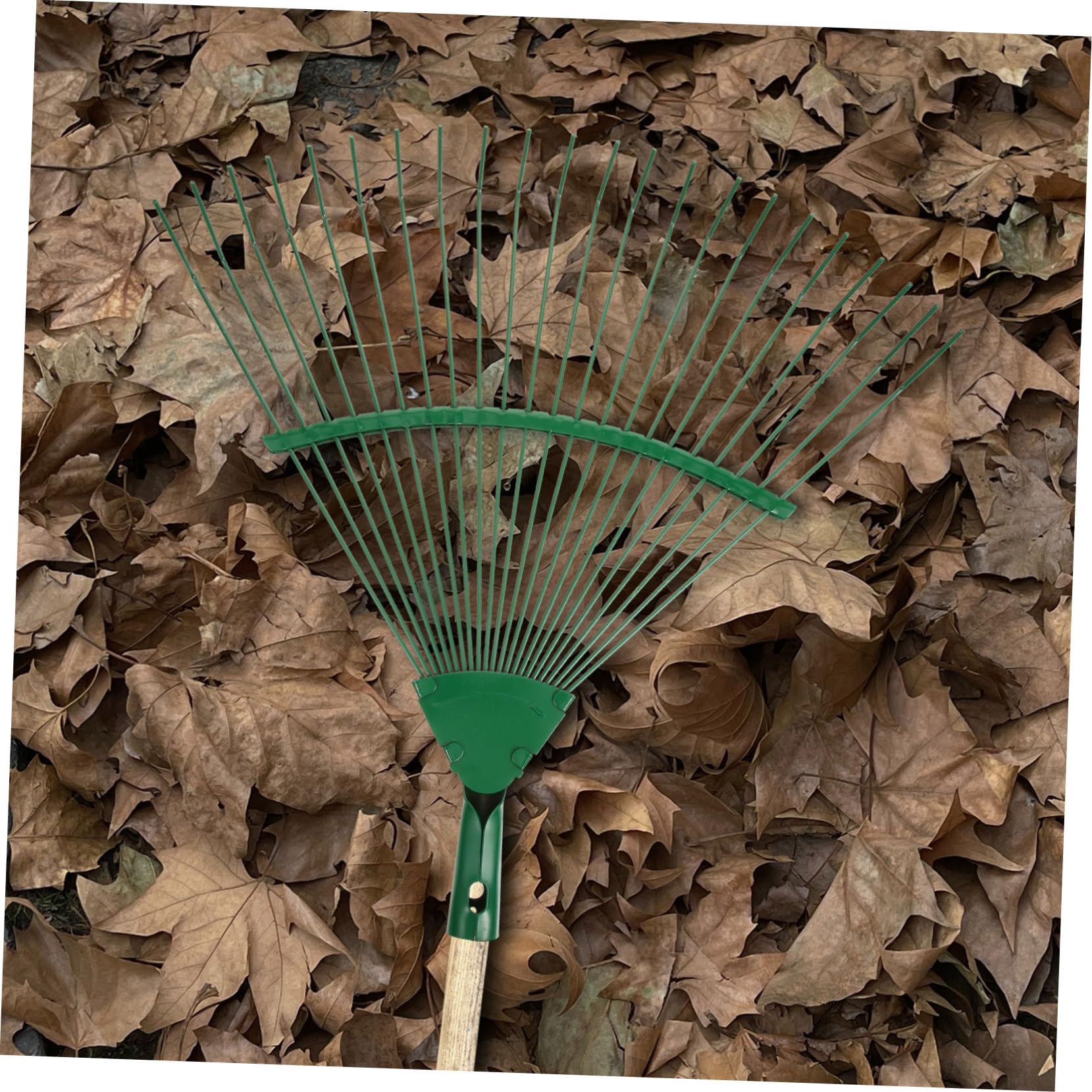 SOIMISS Metallrechen für Gartenarbeit Rechen für Rasenflächen Laubbesen Bodenlockerungsrechen Tragbarer Gartengerät mit Ergonomischem Griff Zufällige Farbe