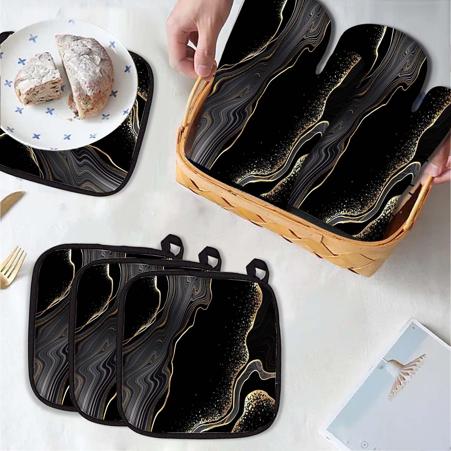 MCALK Juego de 5 guantes de horno negros y soportes para ollas, guantes de horno de mármol y almohadillas calientes para cocinar en la cocina, el manopla de horno de arte moderno es funcional y