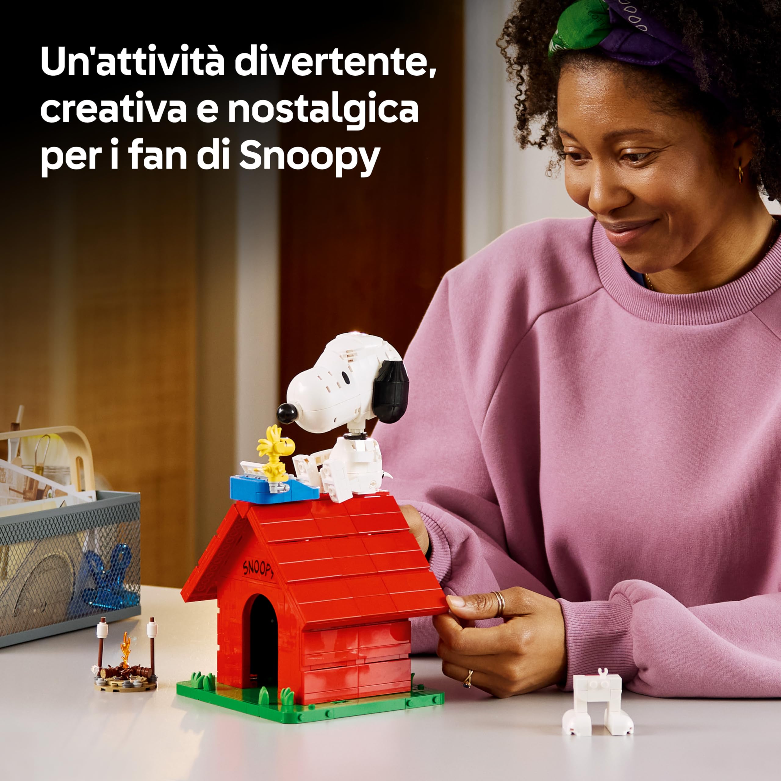 LEGO Ideas Peanuts: la Cuccia di Snoopy - Kit di Modellismo da Esposizione per Adulti con Personaggi di Snoopy e Woodstock - Decorazione Fai da Te da Scrivania - Regalo per Amanti dei Fumetti - 21368