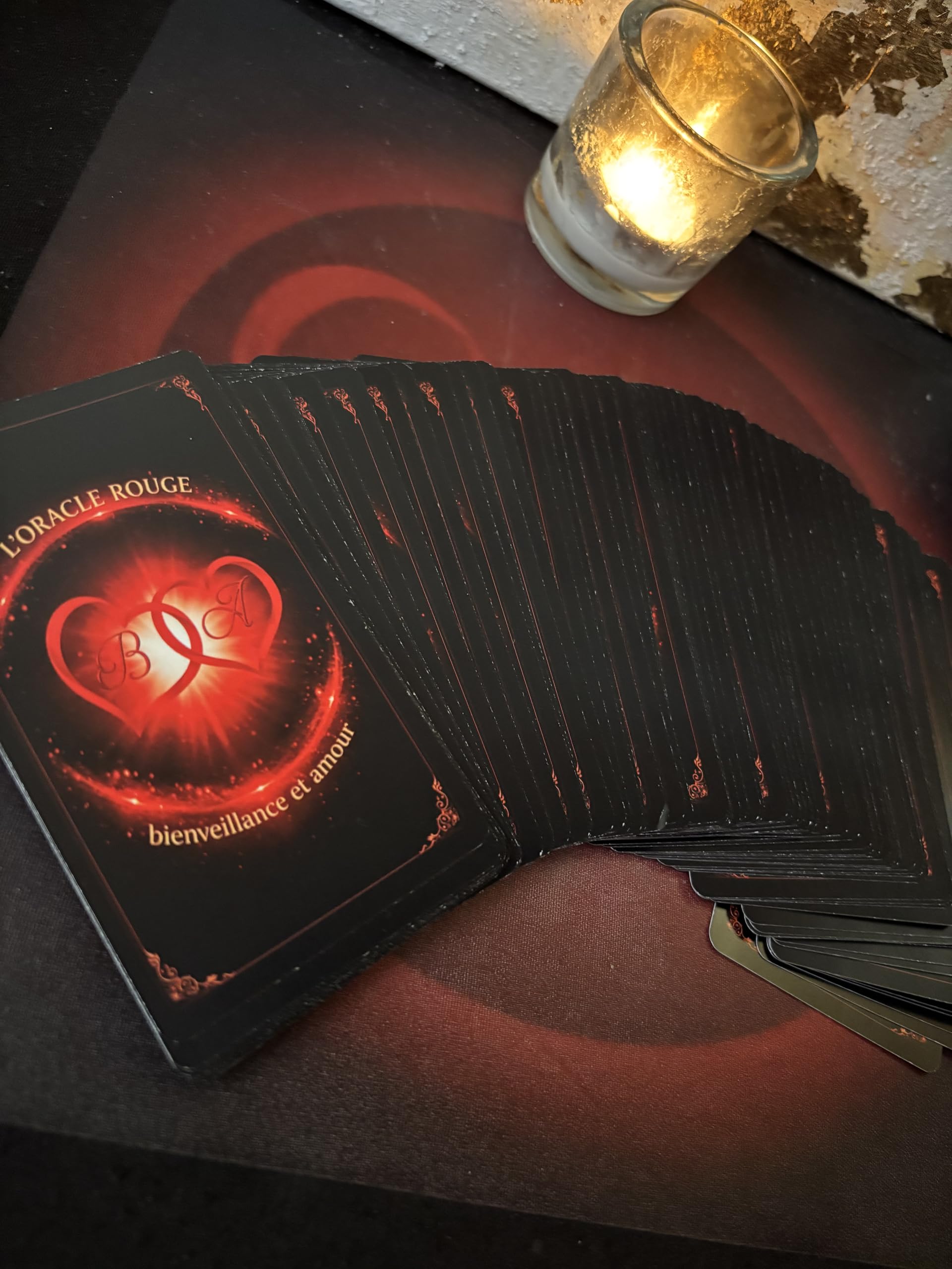 l'oracle Rouge, Jeu de Cartes Oracle divinatoire, thème Spirituel et Mystique.