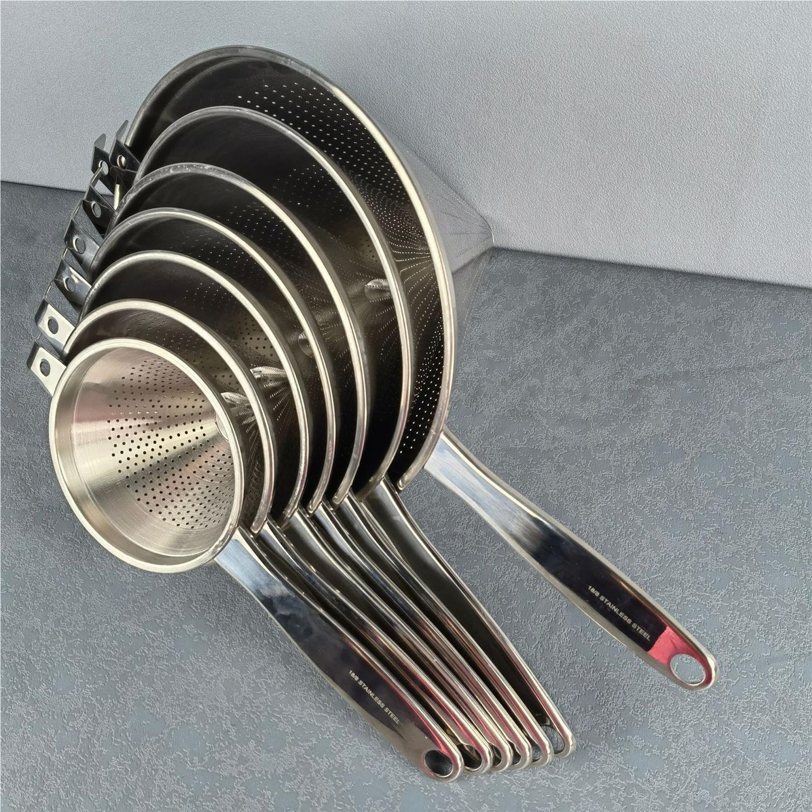 Konischer Sieblöffel für Cocktails, Nudeln