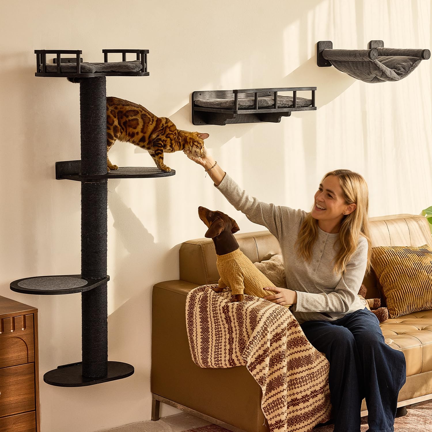 FUKUMARU Set de Pared de Escalada para Gatos, 4 en 1 Mueble de Pared Estable de Madera Multicapa con Hamaca, estantes, Poste rascador y Alfombra de sisal – Kletterwand Ahorra Espacio (Negro)
