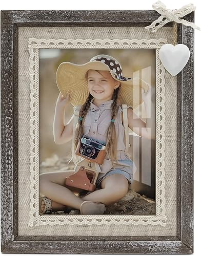 Miniatura 8 de Sapowerntus Marcos de fotos de madera rústica de 5 x 7 pulgadas, diseño de corazón de casa de campo, marco de fotos familiares de madera maciza con