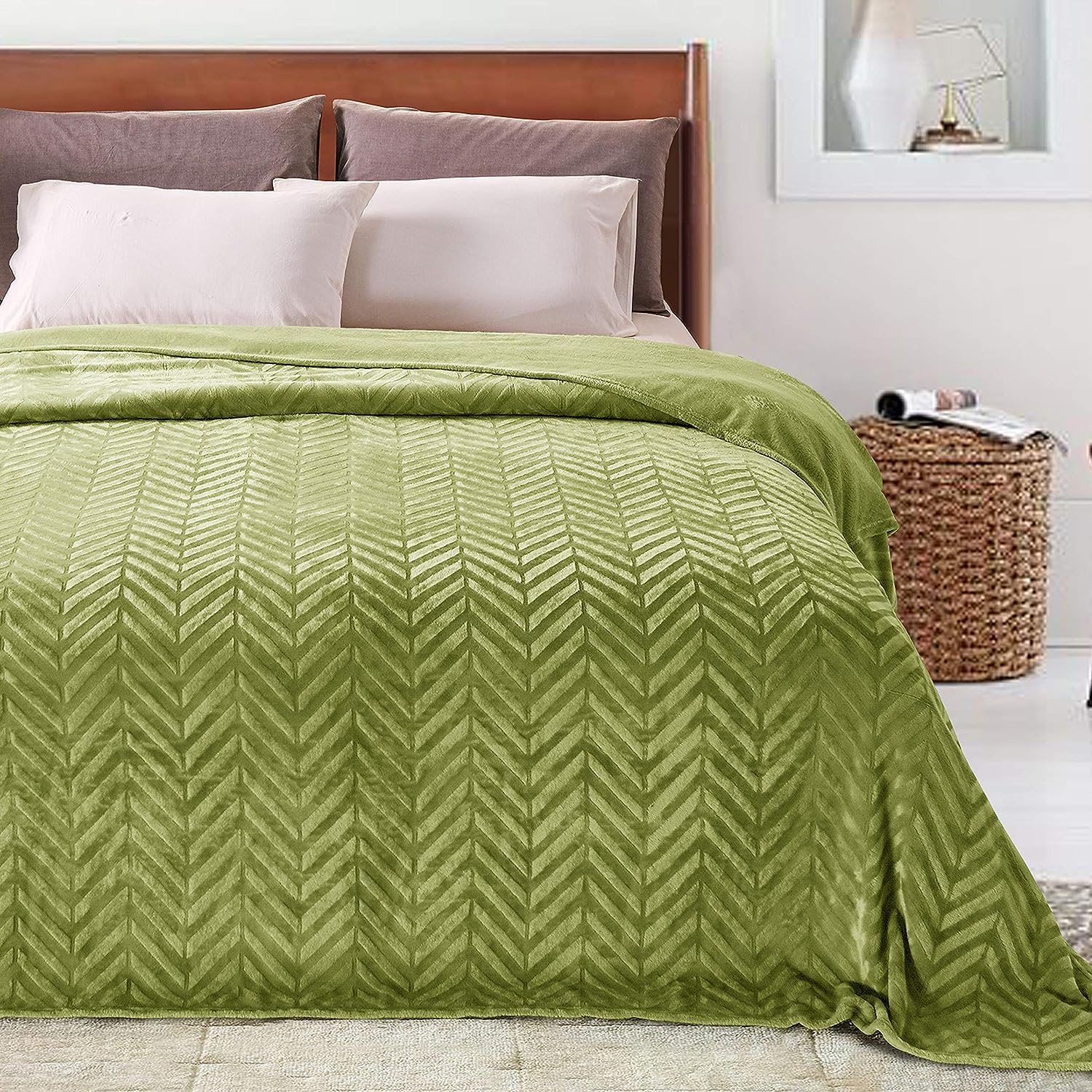 Whale Flotilla Manta para Sofá, Manta para Cama Suave, Franela Polar Cálida con Estampado de Chevron, Acogedora y Ligera para Todas Estaciones, 220 x 240 cm, Verde Oliva