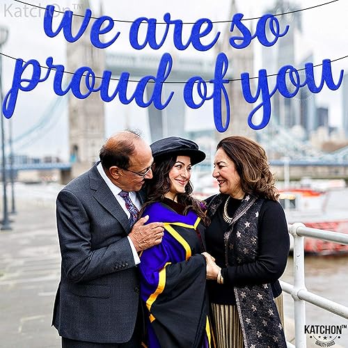 Miniatura 6 de KatchOn, Cartel con texto en inglés We Are So Proud Of You  Fieltro, 8 pies, No DIY  Cartel de felicitación azul para decoración de fiesta de la