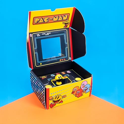 Miniatura 6 de Fizz Creations PAC-Man Plug & Play - Consola de juegos retro con control inalámbrico y juego clásico de PAC-Man, juego de arcade de TV Plug and Play
