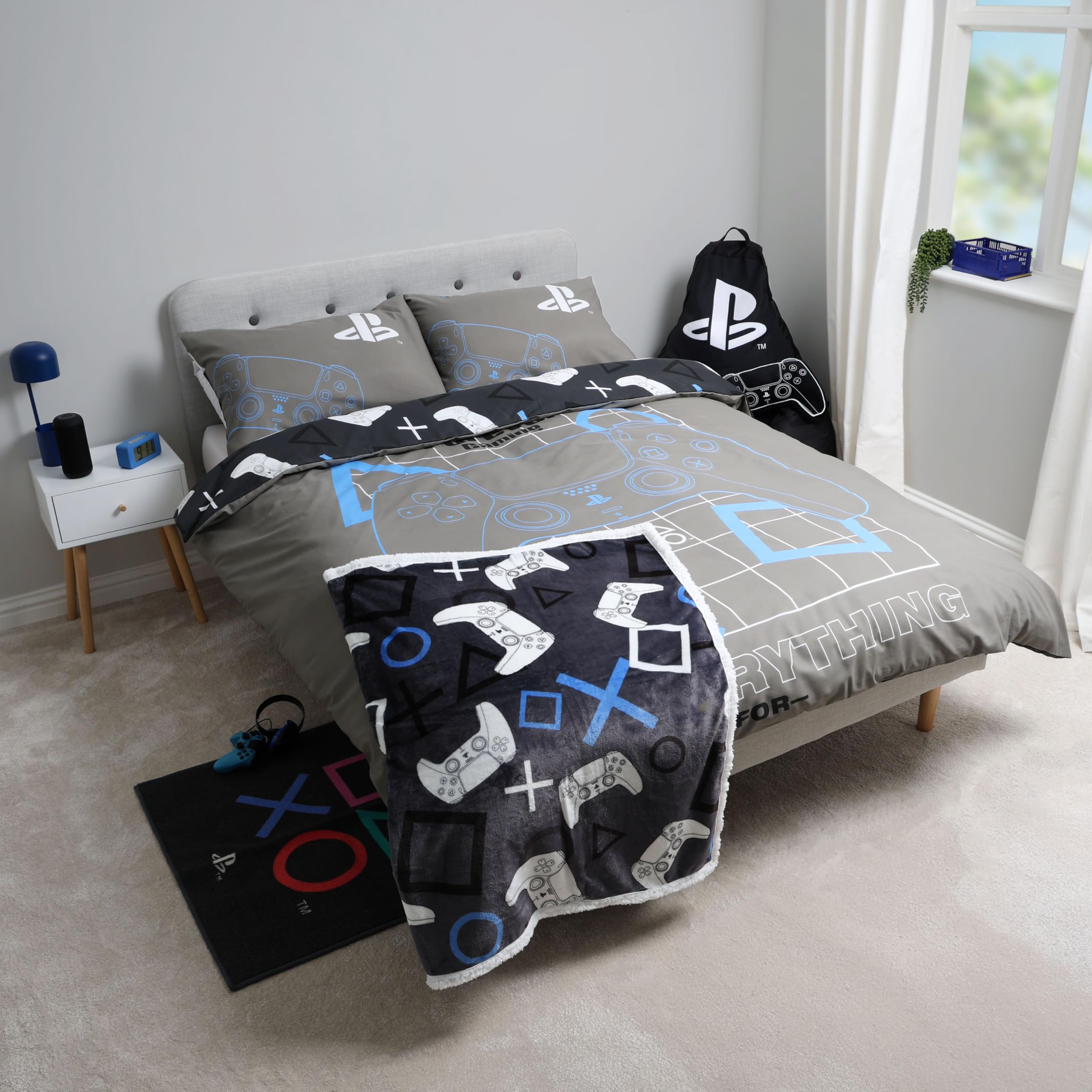 Set copripiumino matrimoniale con licenza ufficiale PlayStation | Design per giocatori | Grigio reversibile su entrambi i lati, copripiumino per bambini con tema gaming, include federe abbinate