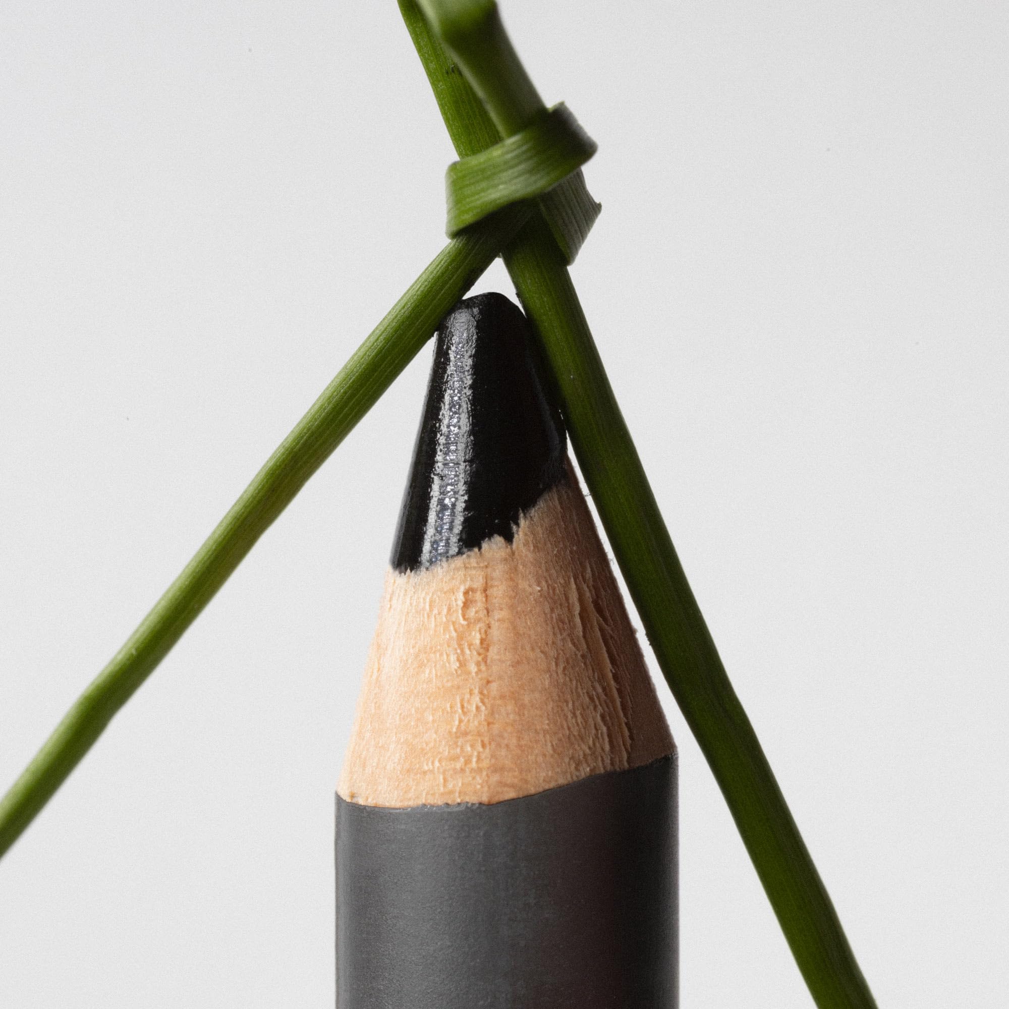 MÁDARA Eye Pencil 1g (Black), Long-Lasting, Creamy, Easy to Blend, with Castor and Sunflower Oil, Fragrance-Free - Image 4