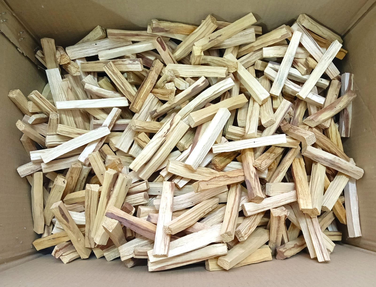 Peruvian Palo Santo 30 Grams (4 Sticks)| Sacred Wood to Bring Positivity| Sustainably Sourced from Peru| Purification, Cleansing, Healing, Yoga, Meditation, Aromatherapy|