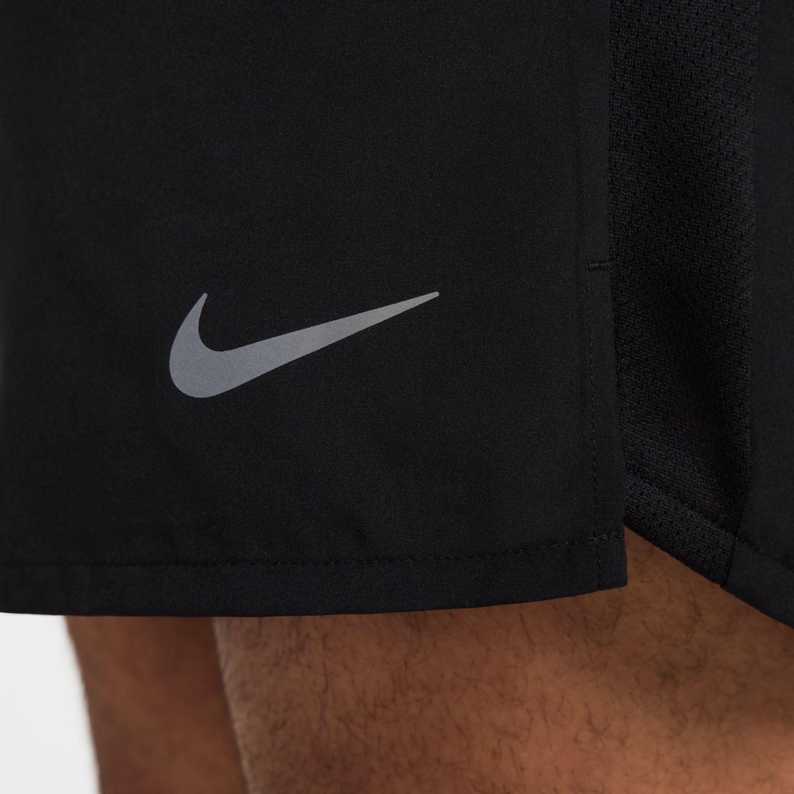 Nike Challenger Pantalón Corto Versátil 2 en 1 13 cm Dri-Fit Hombre Shorts