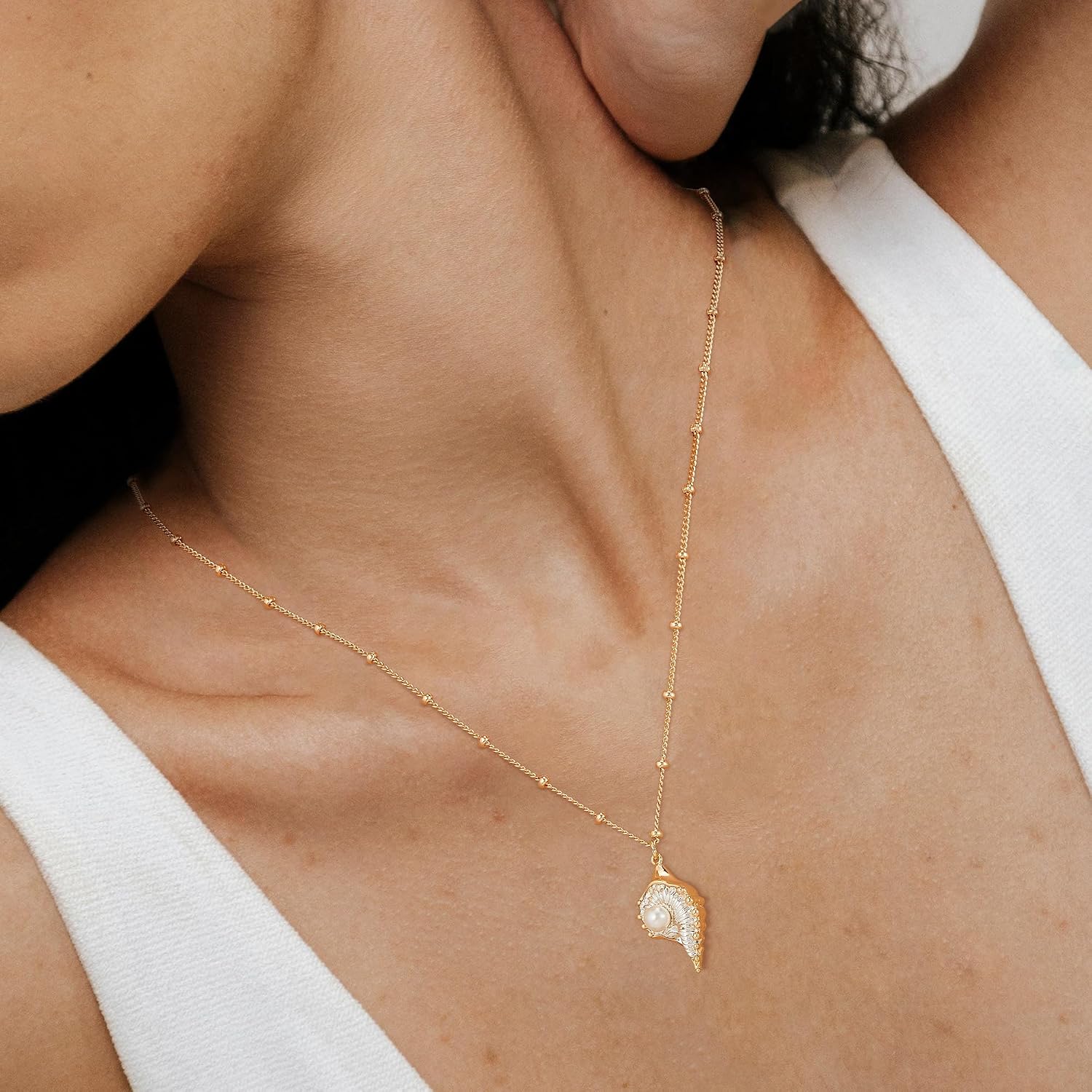 MTMY Gold Starfish Necklace 14K Gold Plated Shell Conch Ocean Pendant Necklace for Women Beach Summer Jewelry