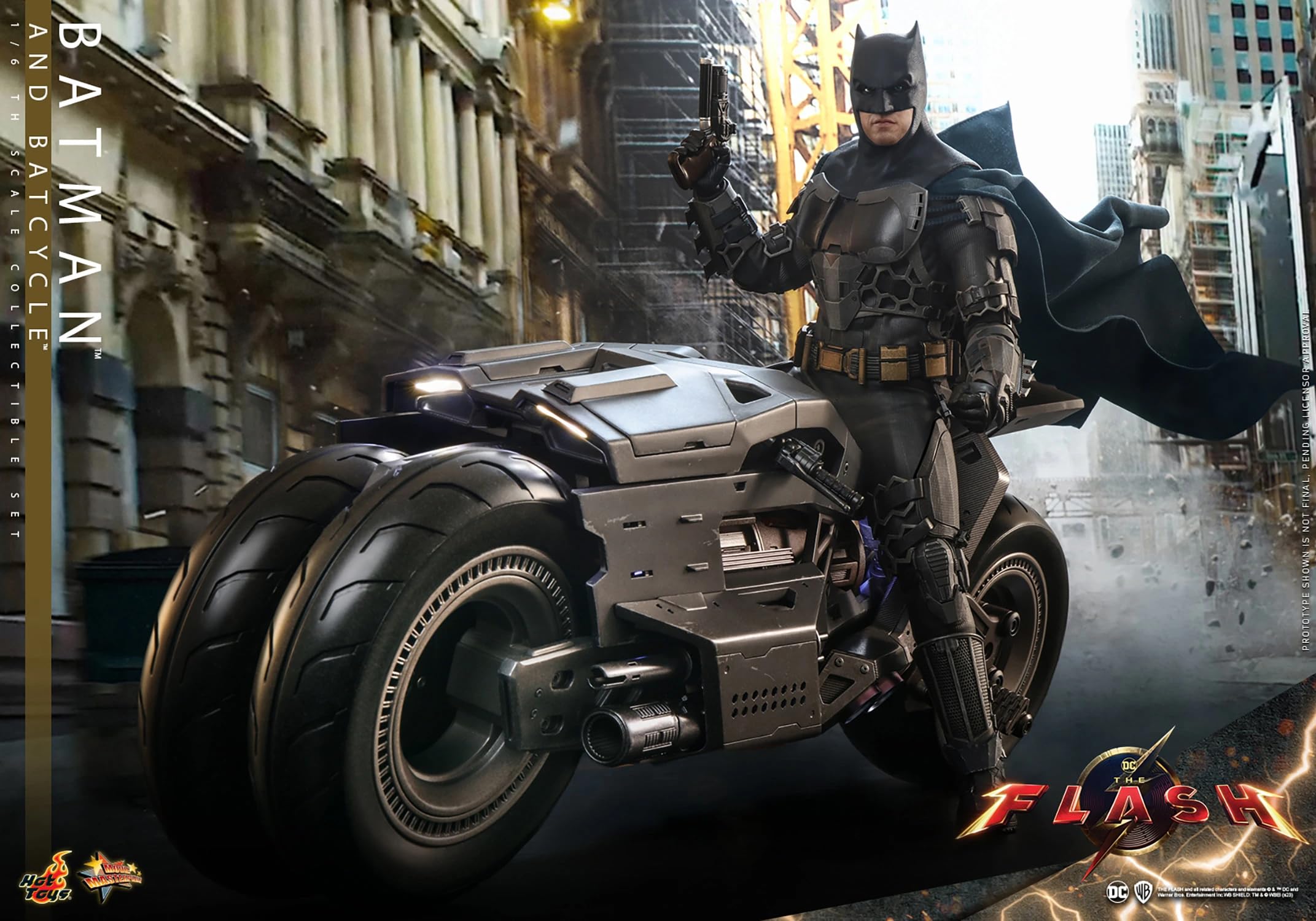 Amazon.com: Hot Toys DC The Flash (2023) Batman and Batcycle 1/6