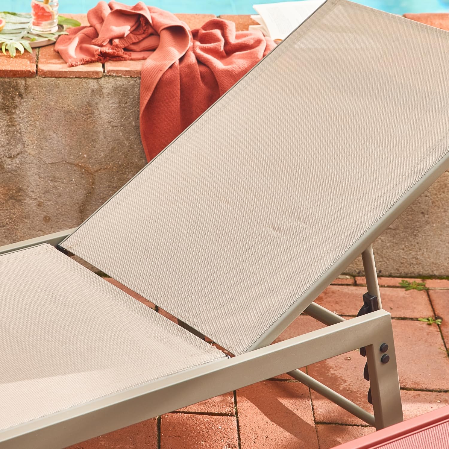 sweeek Set 2 lettini Prendisole in Acciaio Multiposizione Verde Kaki - 155x59x106 cm