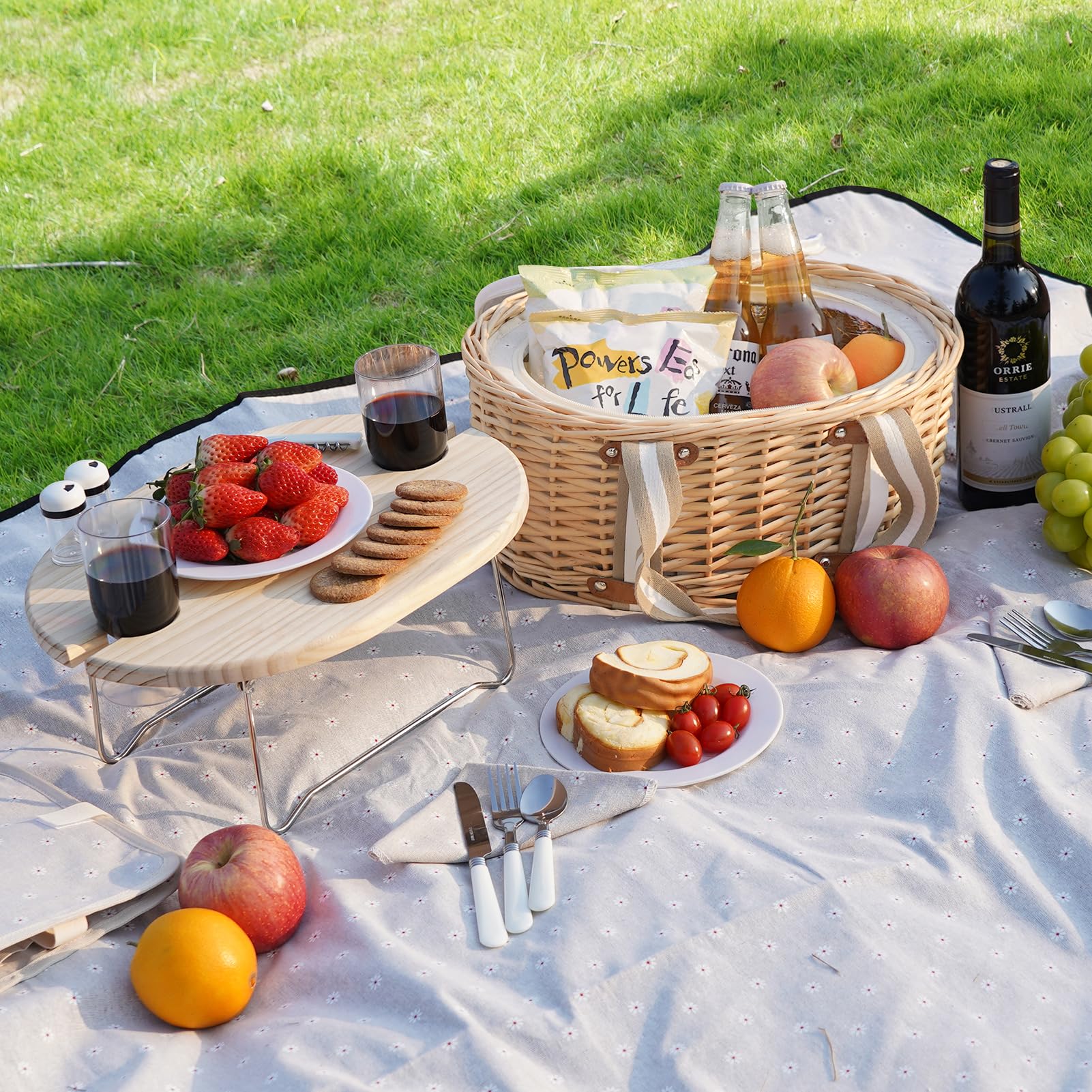 Ensemble de paniers de pique-nique pour 2 personnes - Panier isolé en osier avec couverture imperméable - Table de pique-nique pliable pour vin et couverts - Pour camping, extérieur, Saint-Valentin