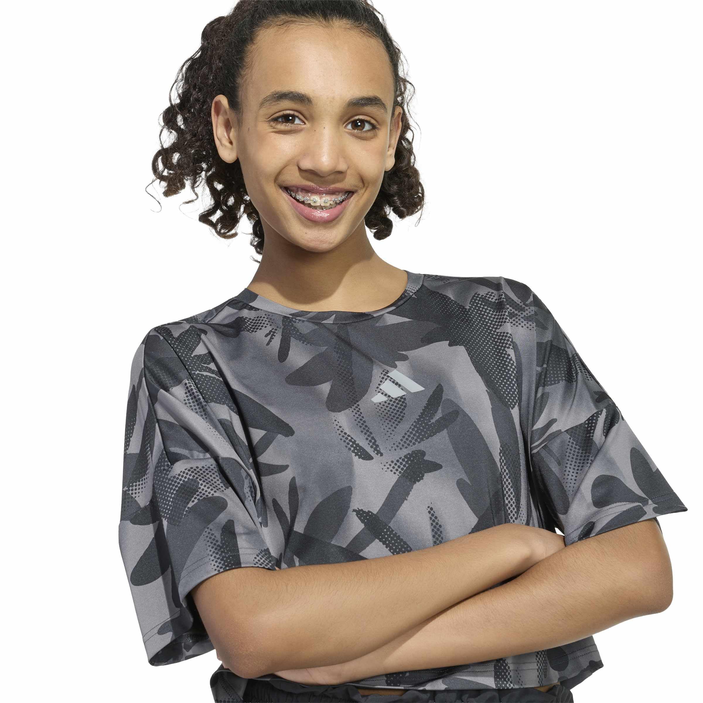adidas Sport Icons Allover Printed Cropped T-Shirt Fille (Lot de 1)