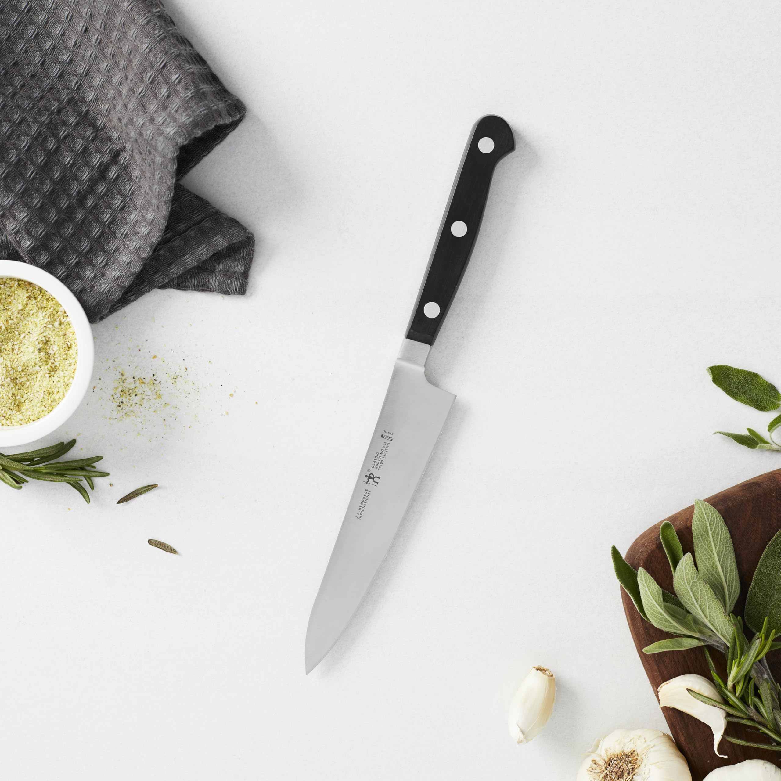 Amazon.com: HENCKELS Classic Razor-Sharp 5.5-inch Compact Chef