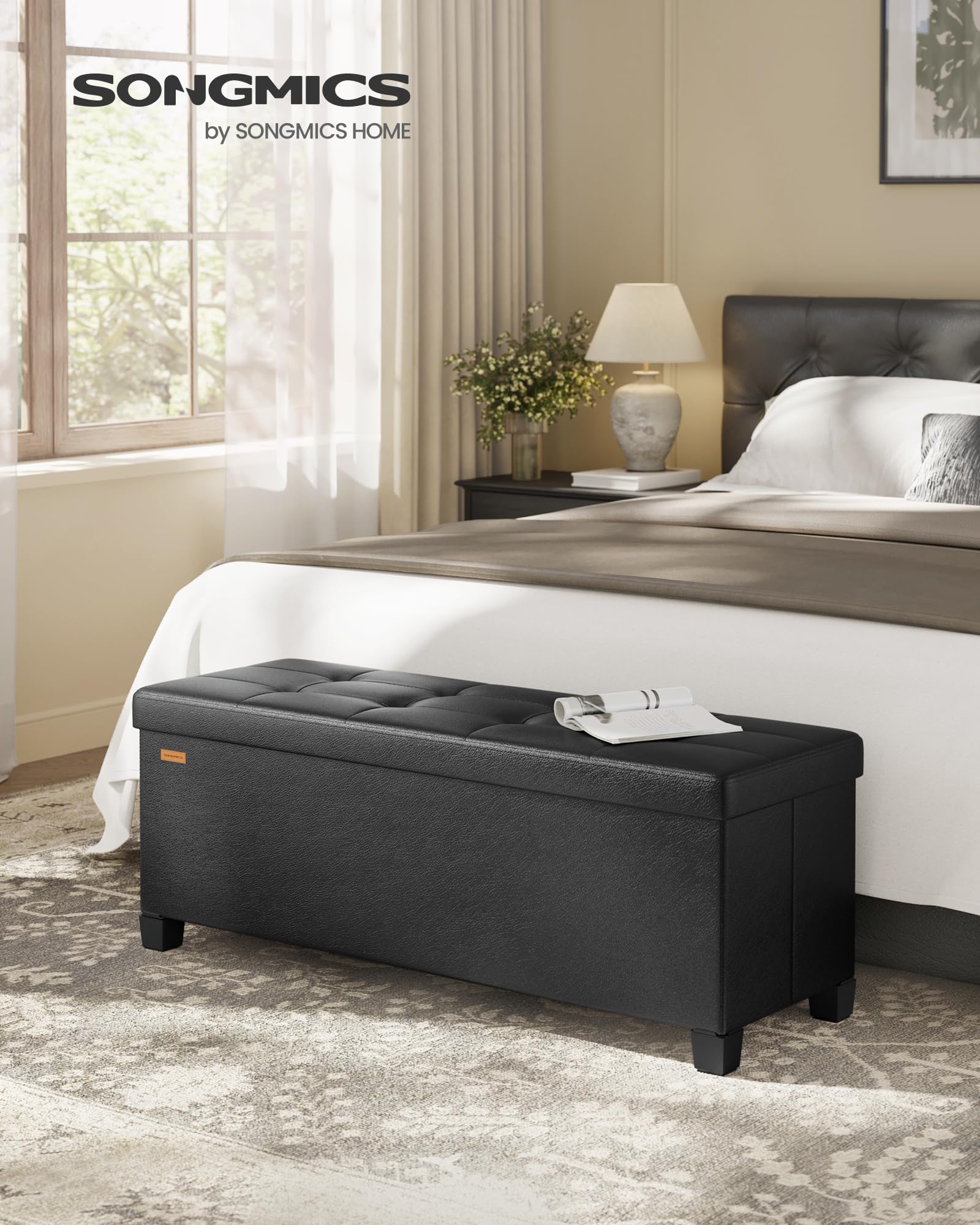 SONGMICS Pouf Contenitore, Cassapanca con Gambe, 38 x 110 x 40 cm, Sgabello Poggiapiedi, 112 L, Rivestimento PVC, per Camera da Letto Soggiorno, Nero Inchiostro LSF0514B02