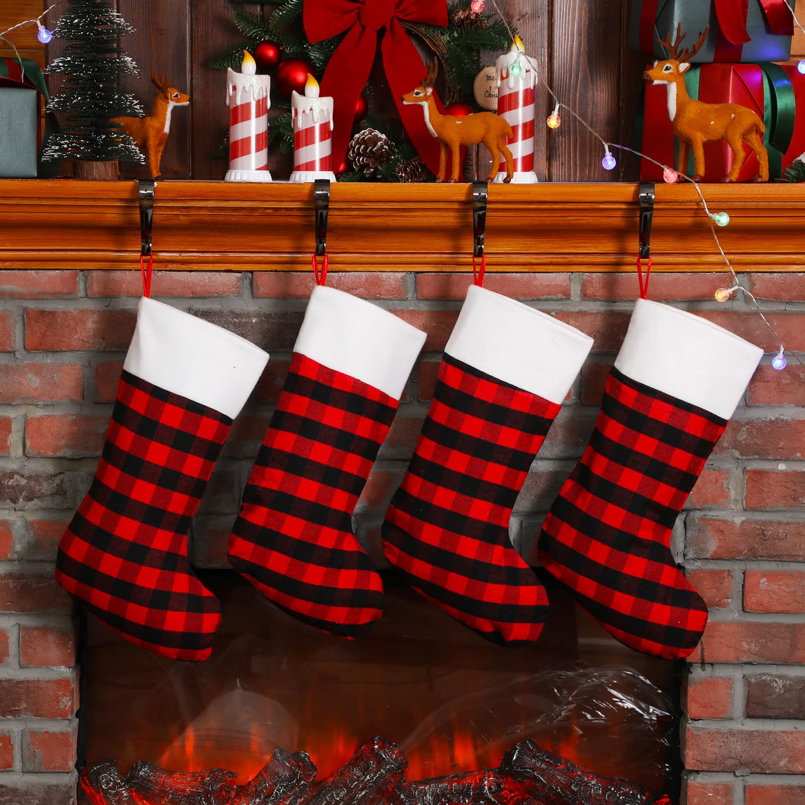 Lot de 50 chaussettes de Noël classiques à carreaux de 45,7 cm avec revers en peluche - Décorations pour la famille, les vacances, la décoration de fête de Noël (rouge et noir)
