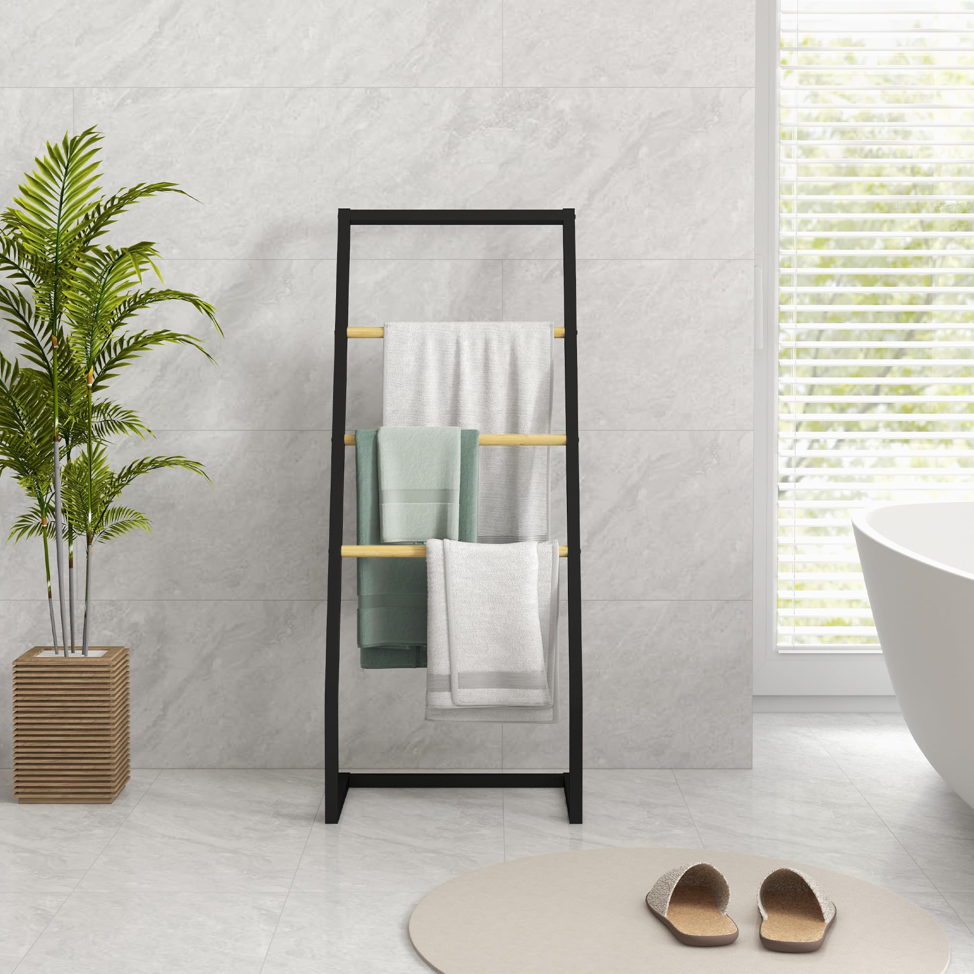HOMCOM Toallero de Pie Toallero para Baño con 4 Barras de Bambú y Acero para Lavadero 40,5x28x98 cm Negro y Natural