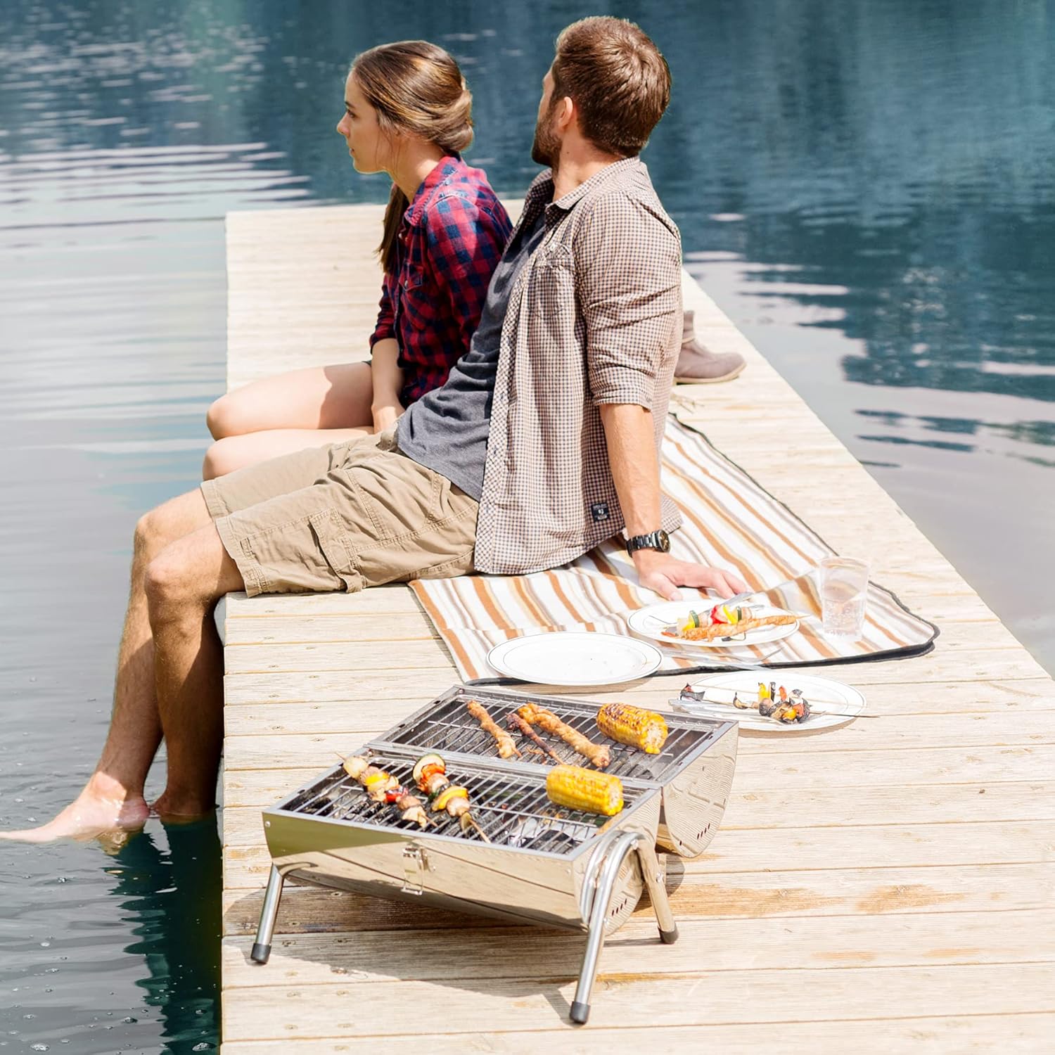 TecTake Griglia BBQ carbonella in acciaio inox 2 superfici per grigliare argento TecTake Griglia BBQ carbonella in acciaio inox 2 superfici per grigliare argento