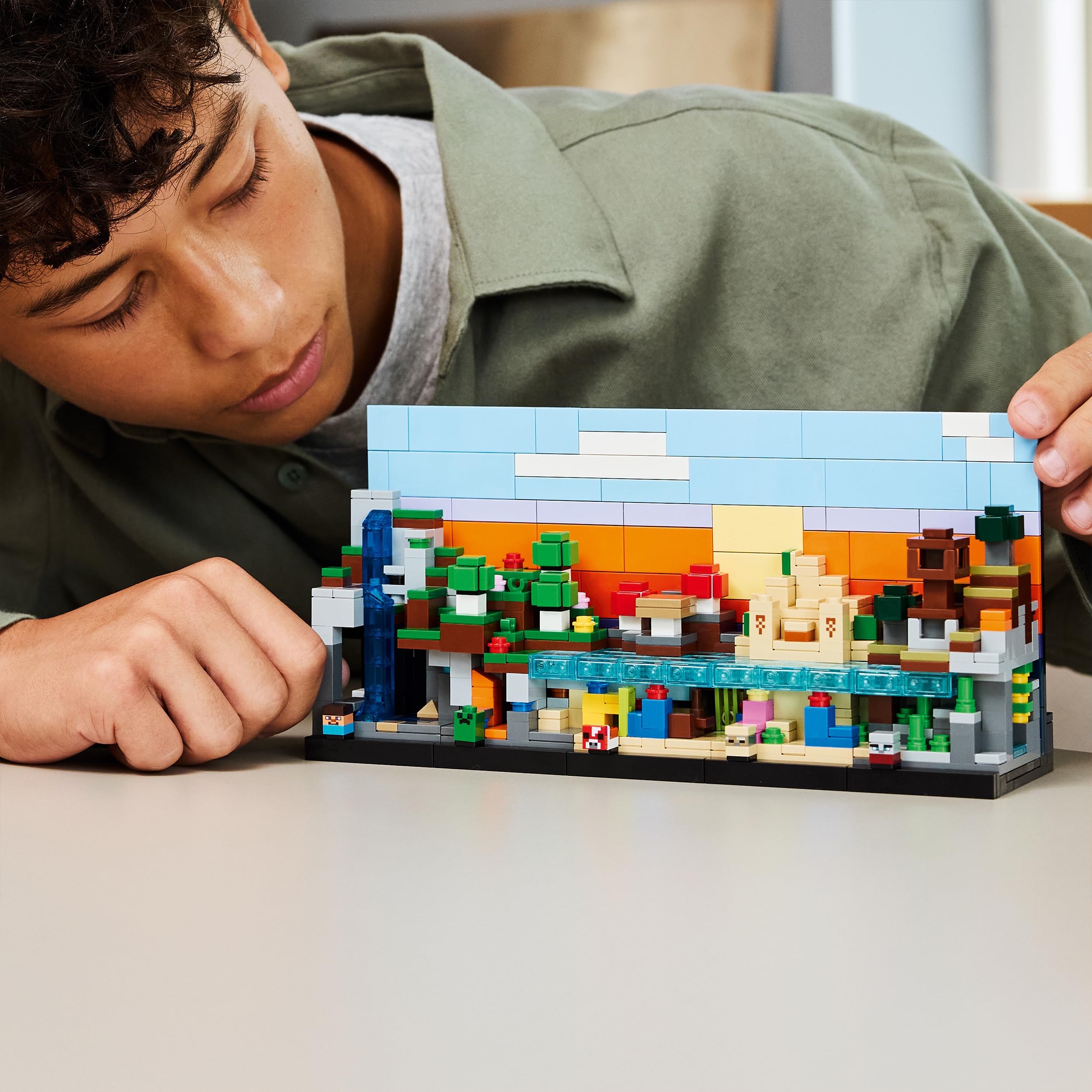 LEGO Minecraft Minibiomas de Juguete - Decoración para el Dormitorio Juvenil - Maqueta 3D con 5 Microfiguras - Regalo Gamer para Niños, Niñas y Adolescentes de 12+ Años Fans del Videojuego - 21589