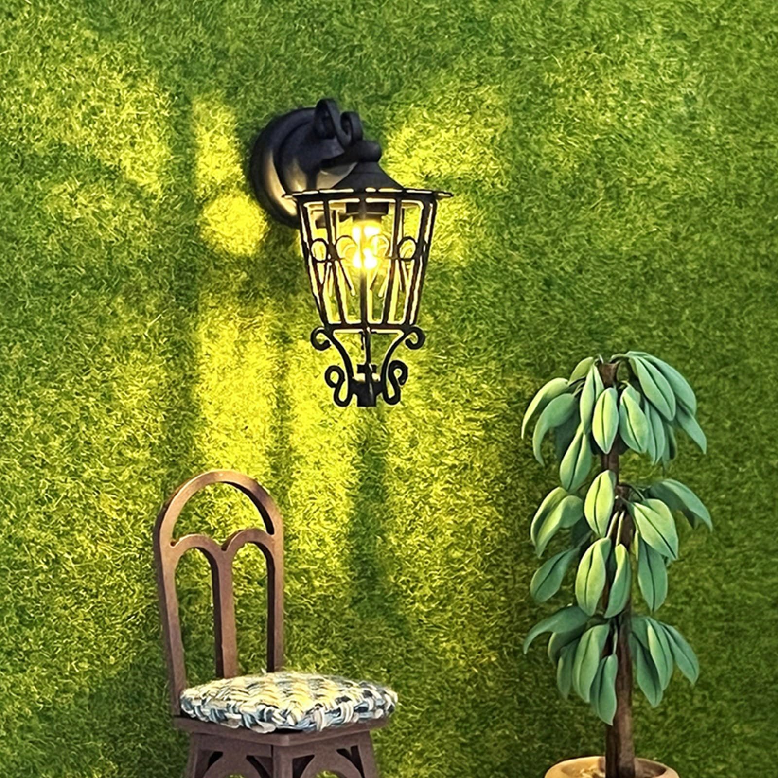Lampada da parete in miniatura scavata 1/12 in metallo nero lampada da parete per case delle bambole soggiorno corridoio giardino scena decorazione