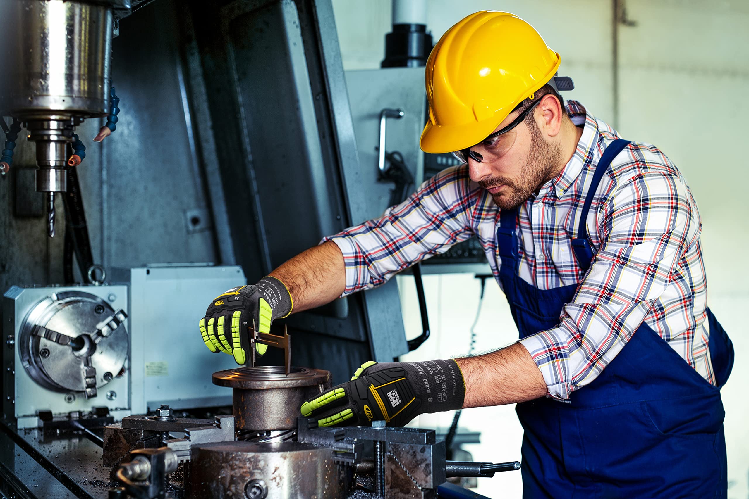 Ansell Ringers R840 Professional Work Gloves, Abrasion Resistant Nitrile Coating with Firm Grip - Image 4