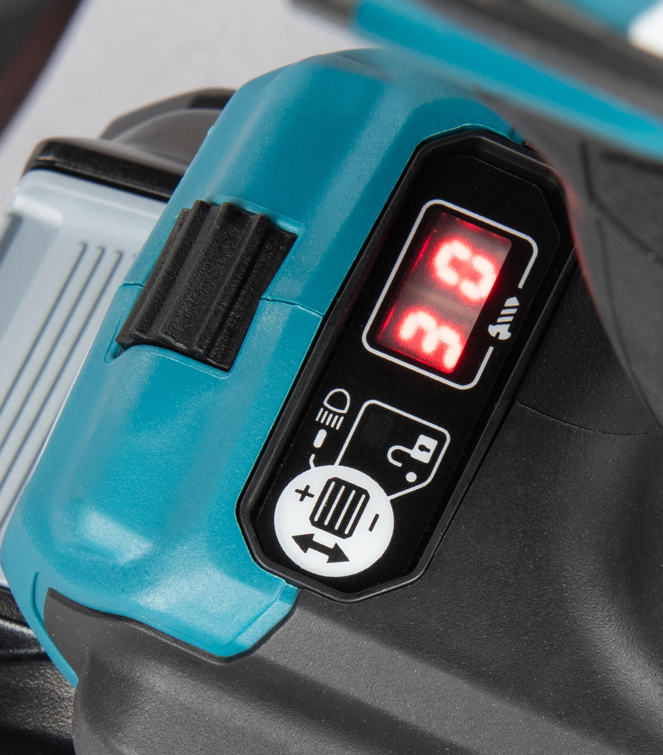 Makita HP003GU201 Akku-Schlagbohrschrauber, 40V max., 4,0 Ah, 2 Akkus, Ladegerät, im MAKPAC