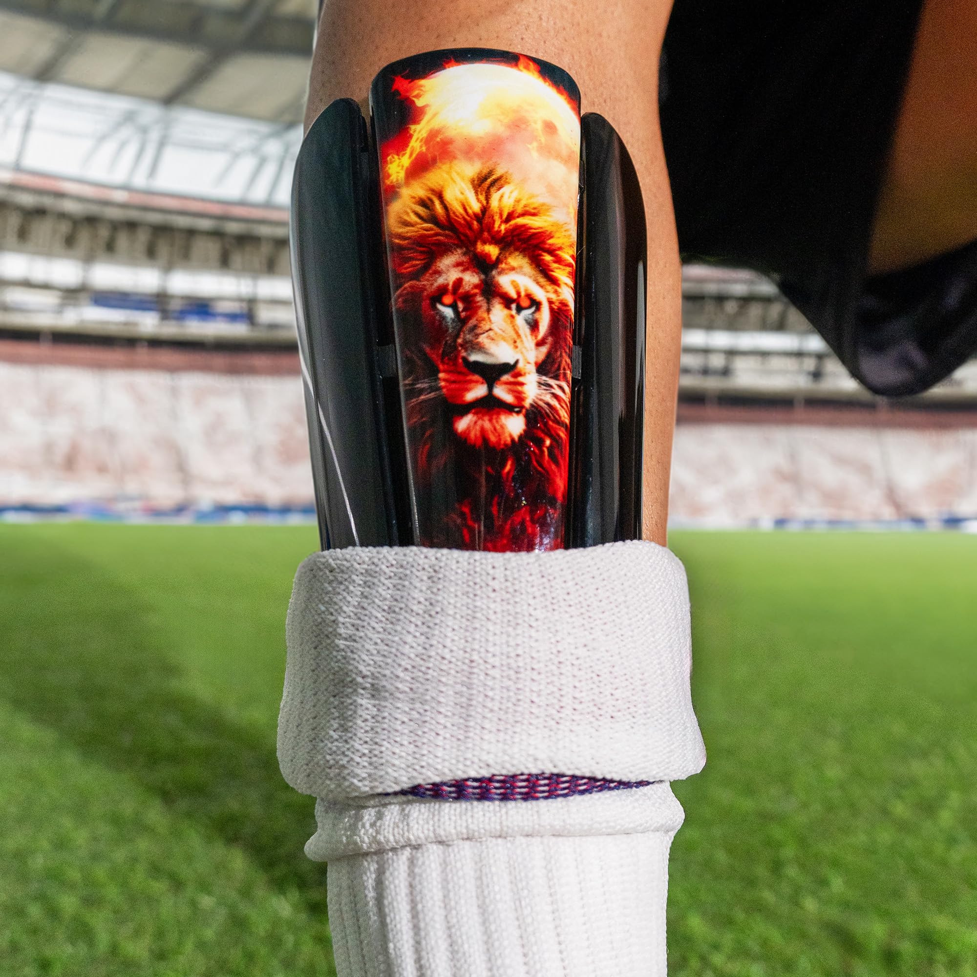 Parastinchi Da Calcio Giovani Adulti ad alta resistenza agli urti Made in Italy Protezione Completa. Comprese fasce di sostegno. Modello Red Lion