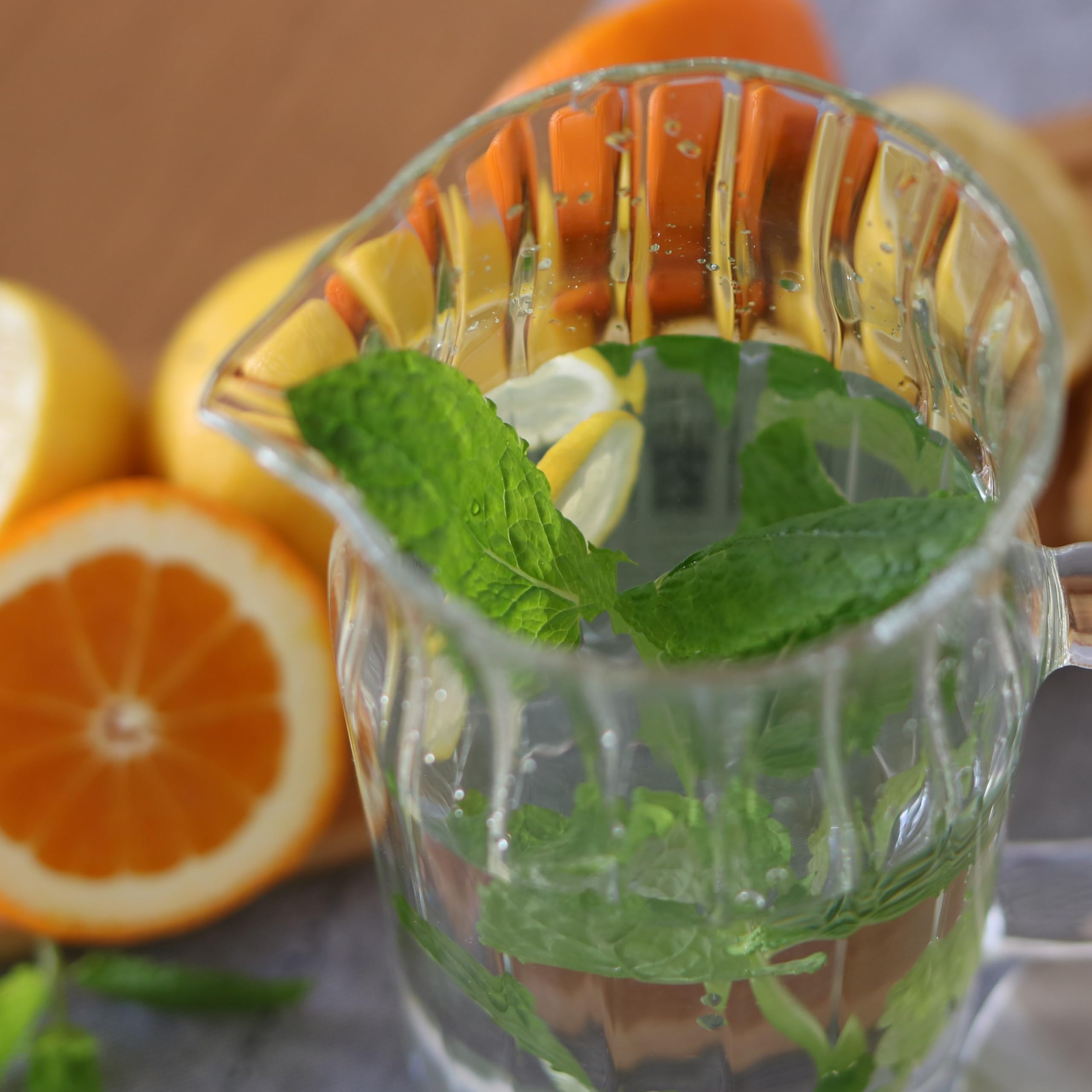 Wilmax - Caraffa in vetro da 1 l con 6 bicchieri da 250 ml in un set - Coperchio in acciaio inossidabile - Caraffa in vetro striato - Brocca per succhi, acqua, tè freddo, latte
