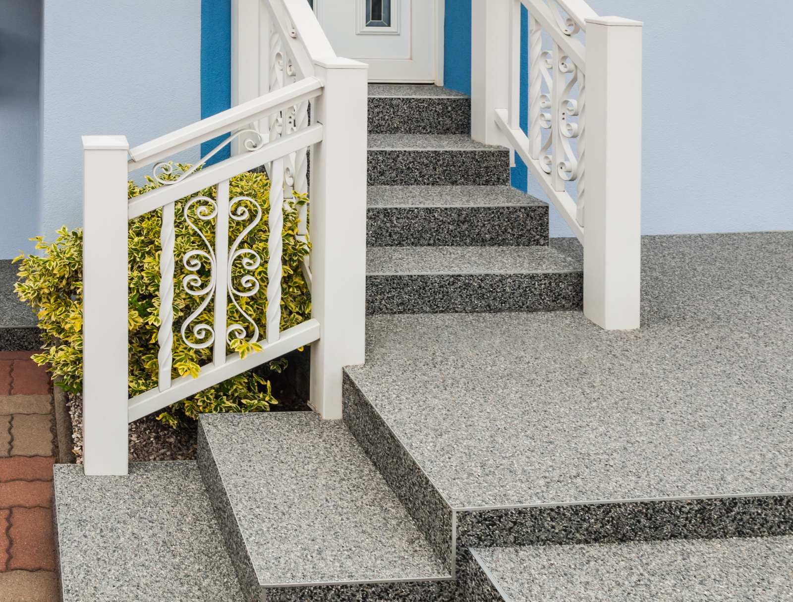 Steinteppich Epoxidharz Set Innen & Außen (ca. 56kg / 4-5m²) | 16 Farben | 50kg 2-4mm Marmorkies + 6L, 2K Epoxidharz Bindemittel | Für Balkon, Terrasse, Treppen, Garage