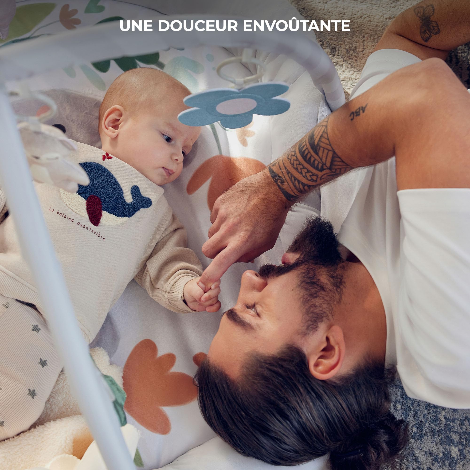 Kinderkraft COZYPLAY Tapis d'Éveil pour Bébé, avec Jouets d'activation, Tapis en Peluche, Lavable en Machine, Facile à Ranger, 2 Arceaux Souples, Gris