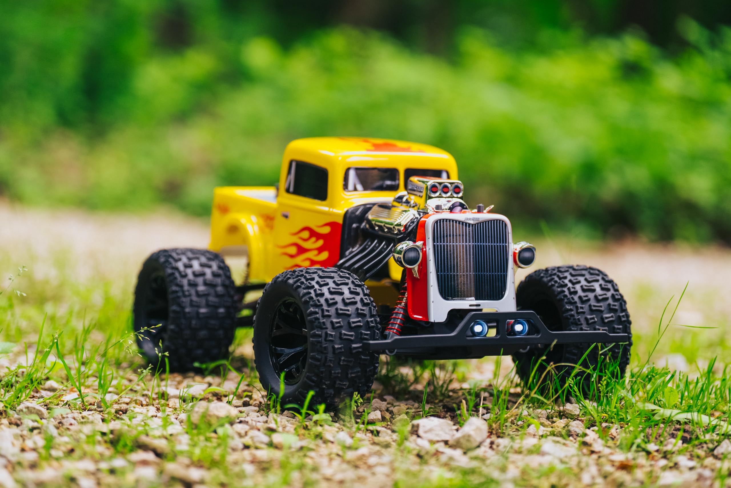 Carson 500404313 1:10 Rodstar 2,4 GHz 100% RTR – zdalnie sterowany samochód, terenowy truggy, w zestawie baterie i pilot zdalnego sterowania, karoseria z nadrukiem