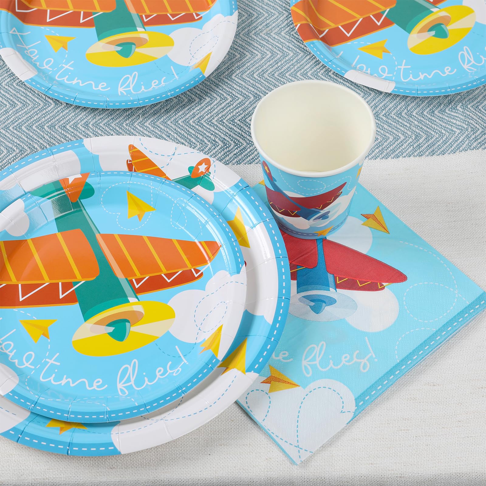 Dekoracje na przyjęcie urodzinowe w samolocie (24 szt.) talerze obiadowe, talerze deserowe, kubki, serwetki. Samolot baby shower i dekoracje urodzinowe dla dzieci, chłopców