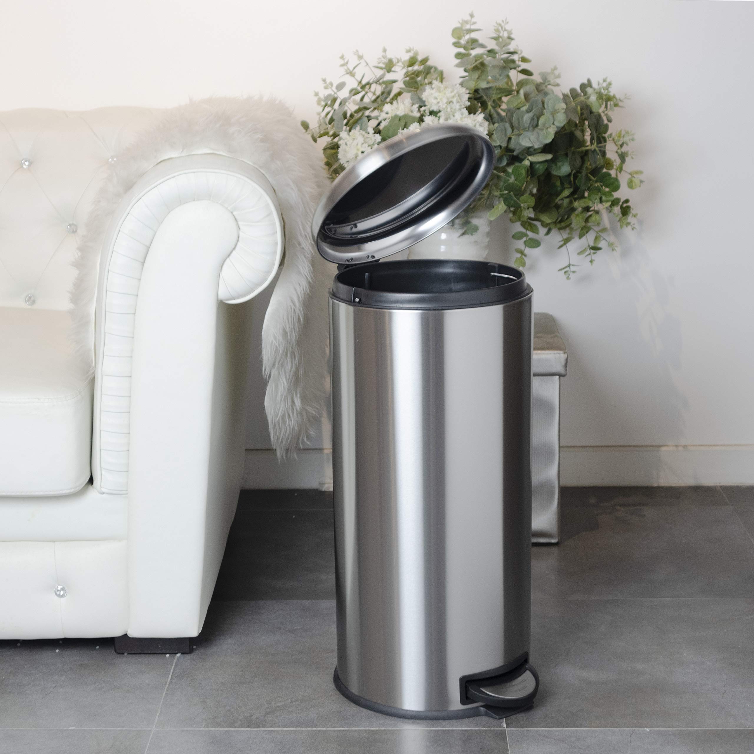 Basic-Treteimer Edelstahl 30L URBAN mit gewölbtem Deckel Eimer