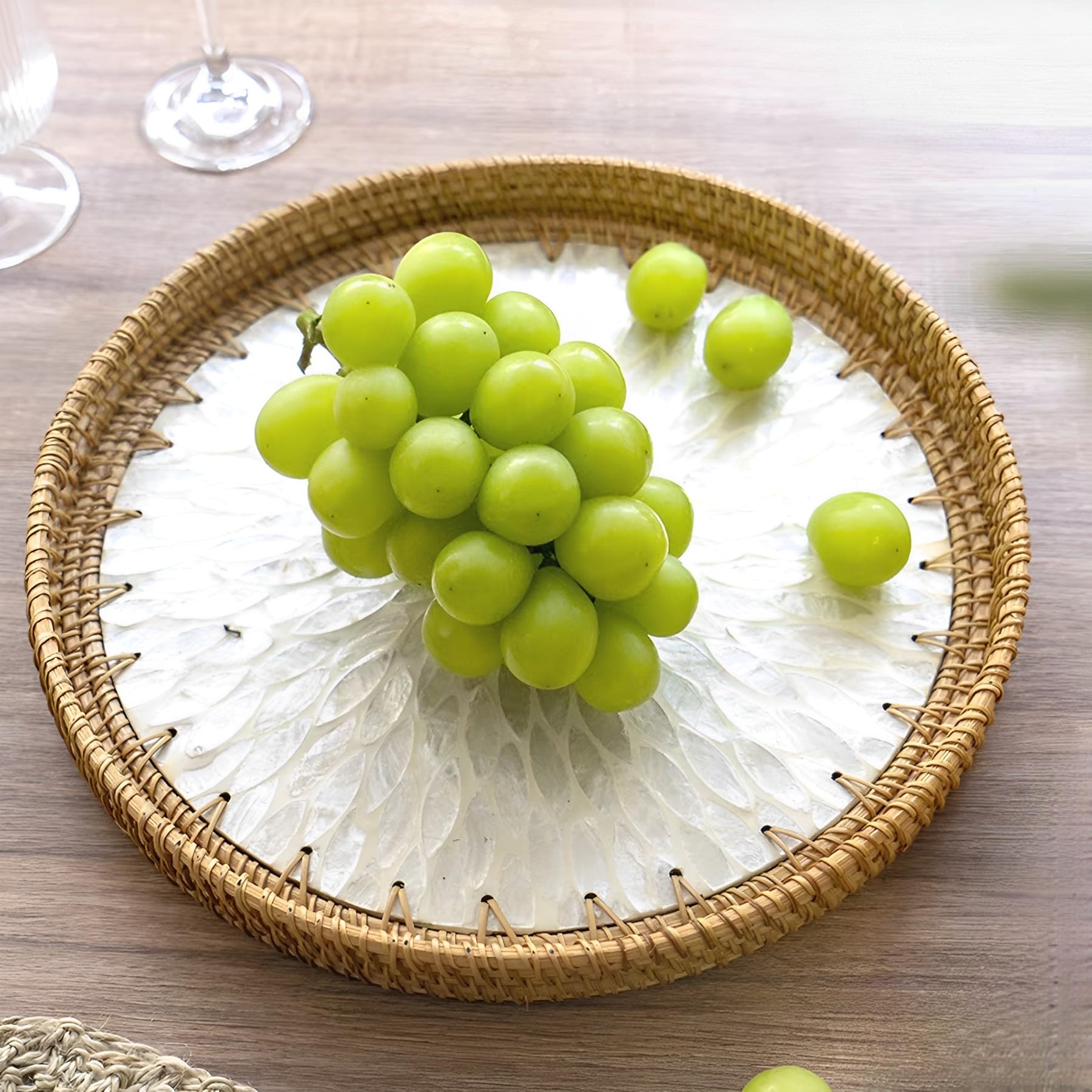 i-lan Vassoio rotondo da 30,5 cm in rattan con intarsio in madreperla, vassoio da portata in rattan con base in legno intarsiato in madrepera, cestino decorativo in vimini per decorare la tavola,