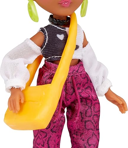 Miniatura 5 de MGA Entertainment Dream Ella - Mini muñeca extra icónica – Yasmin Athleisure Inpsired Fashions con pelo de algodón rosa y mejillas pintadas con