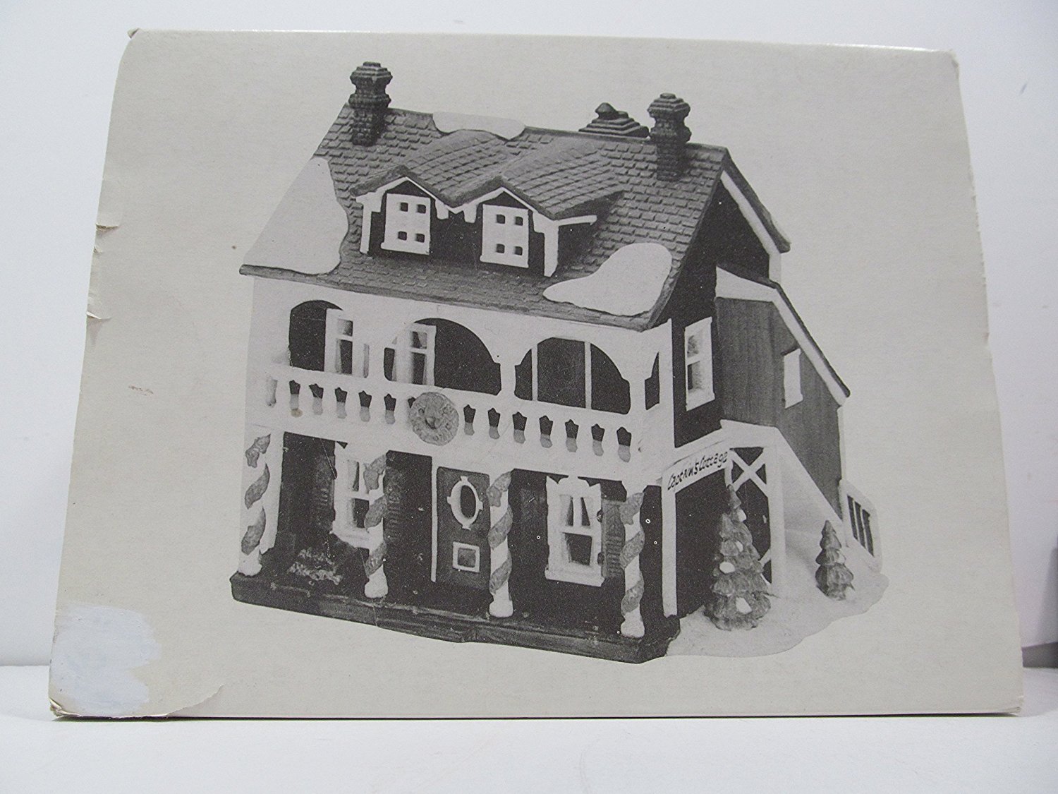 Amazon.com: DEPT 56 New England Village Captain's Cottage Retired