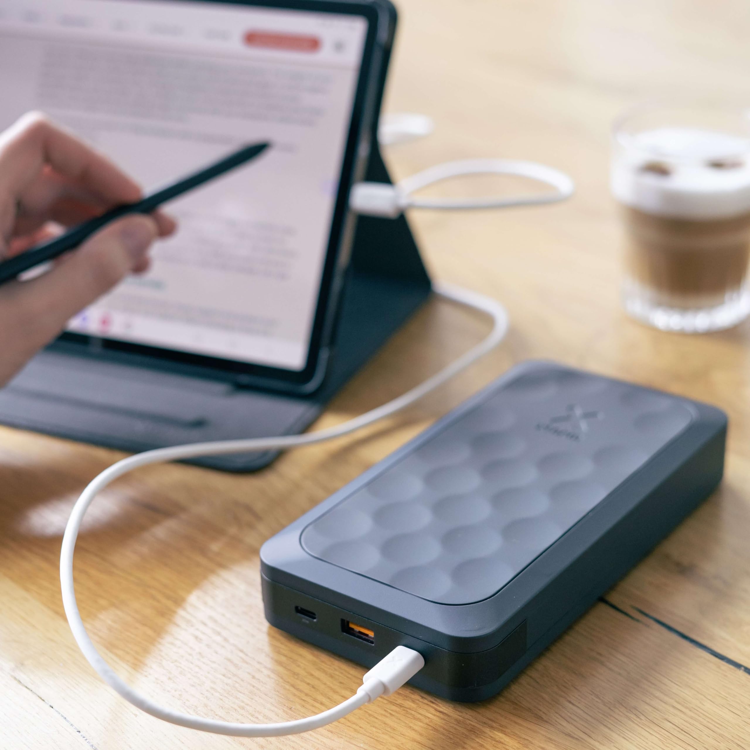 Xtorm Fuel serie5 power bank 27.000mAh 67W uscite USB-C e USB-A nero | Alta capacità, adatto a smartphone, notebook e tablet, con display digitale, ricarica rapida, in plastica riciclata, nero
