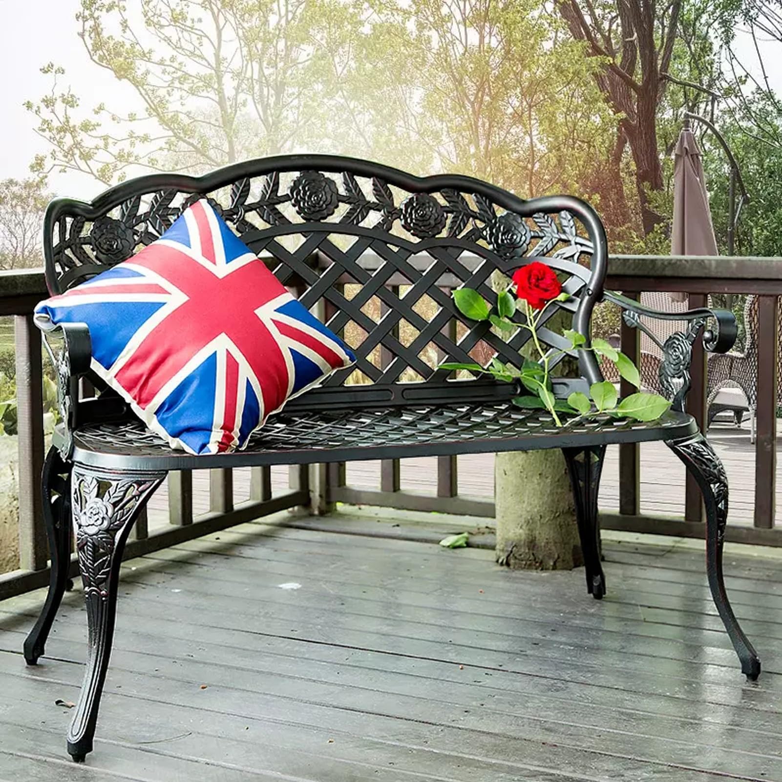 Banc en fonte d'aluminium rouge cuivré pour créer un coin lecture au balcon