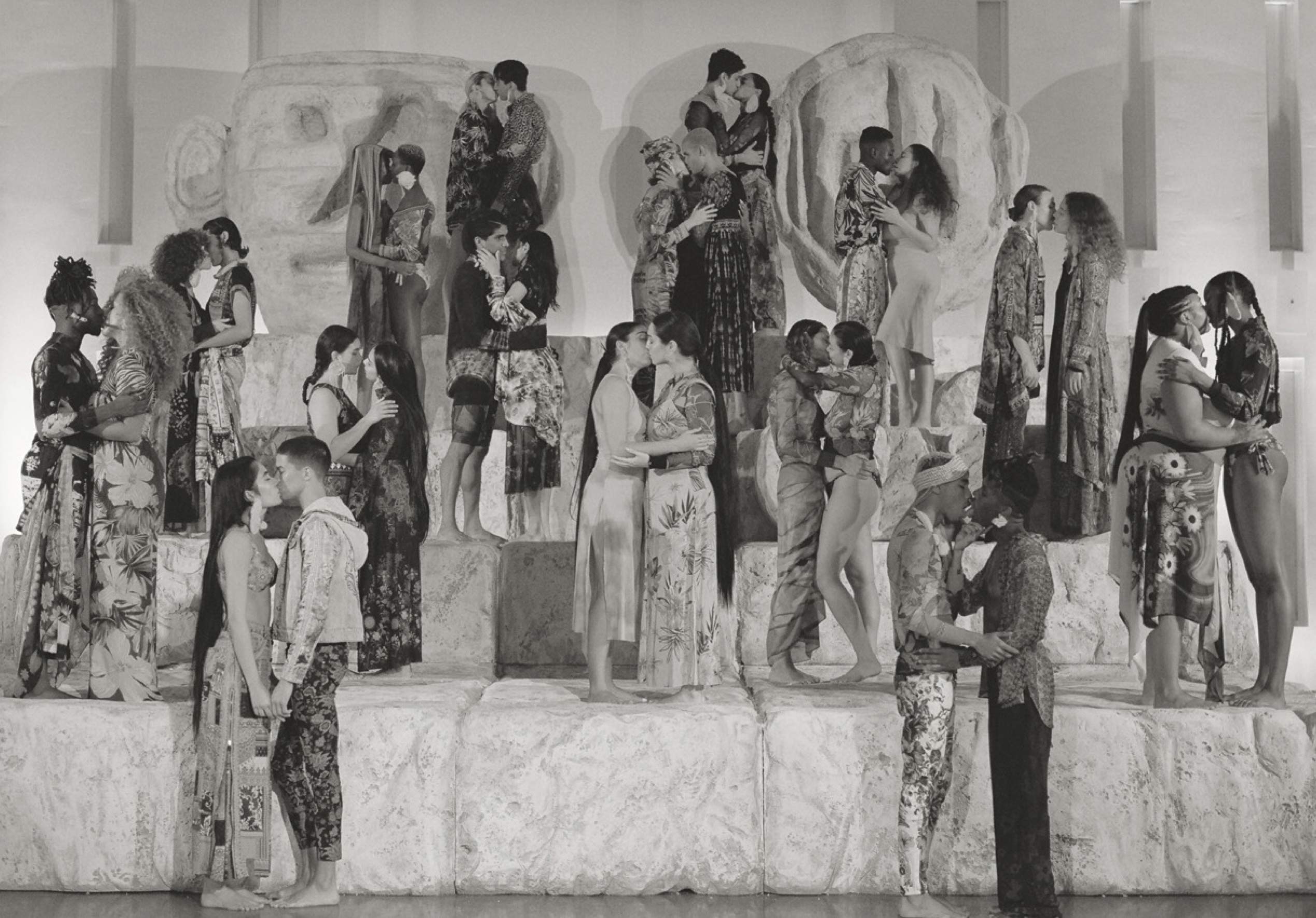 Tengo un dragón dentro del corazón / There is a Dragon in My Heart: La fotografia de Carlota Guerrero / The Photographs of Carlota Guerrero
