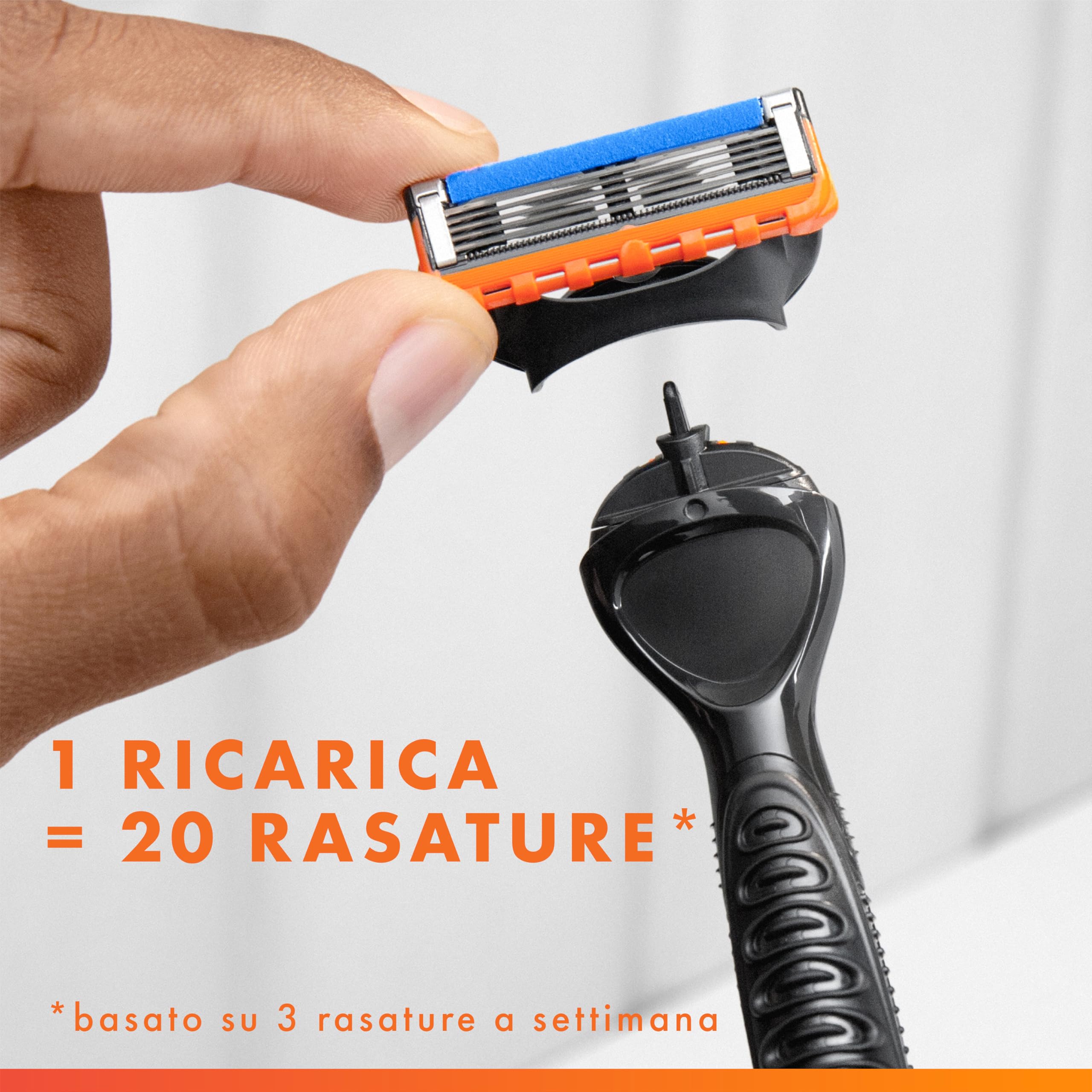 Gillette Fusion 5, 1 Rasoio Barba Manuale e 12 Lamette da Barba di Ricambio per Rasoio Manuale Fusion5, da 5 Lame, Rasatura Scorrevole con Striscia Lubrificante, Fino a 1 Mese di Rasatura per Lametta