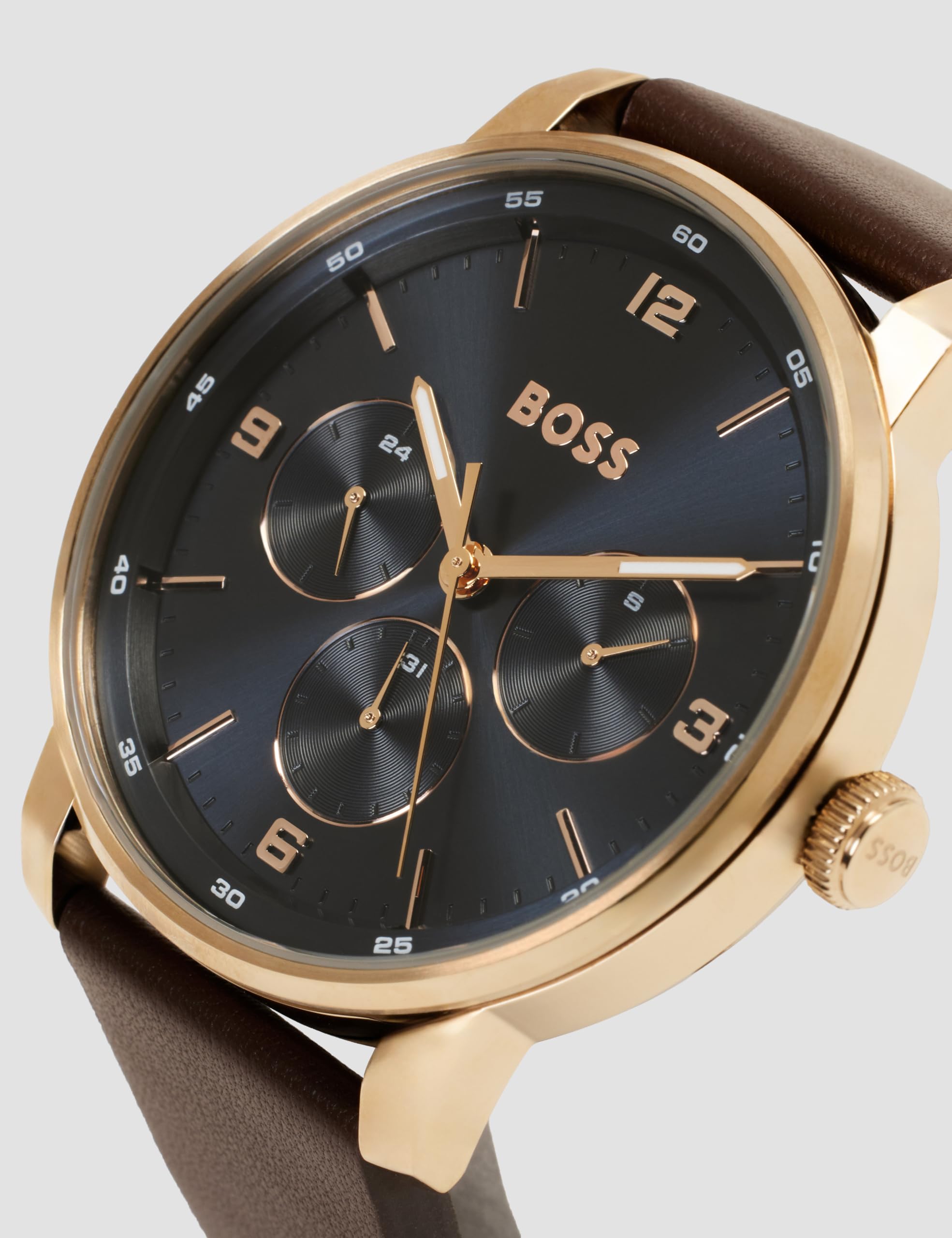 BOSS Multi Zifferblatt Quarz Uhr für Herren Kollektion Contender mit Schwarzem oder Braunem Lederarmband