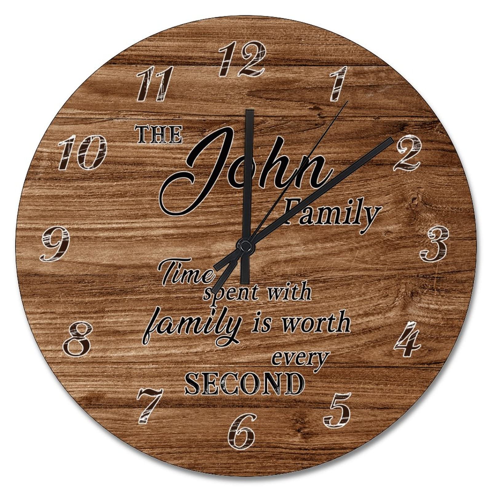Horloge murale en bois vieilli marron à piles pour briser la monotonie d'un mur blanc